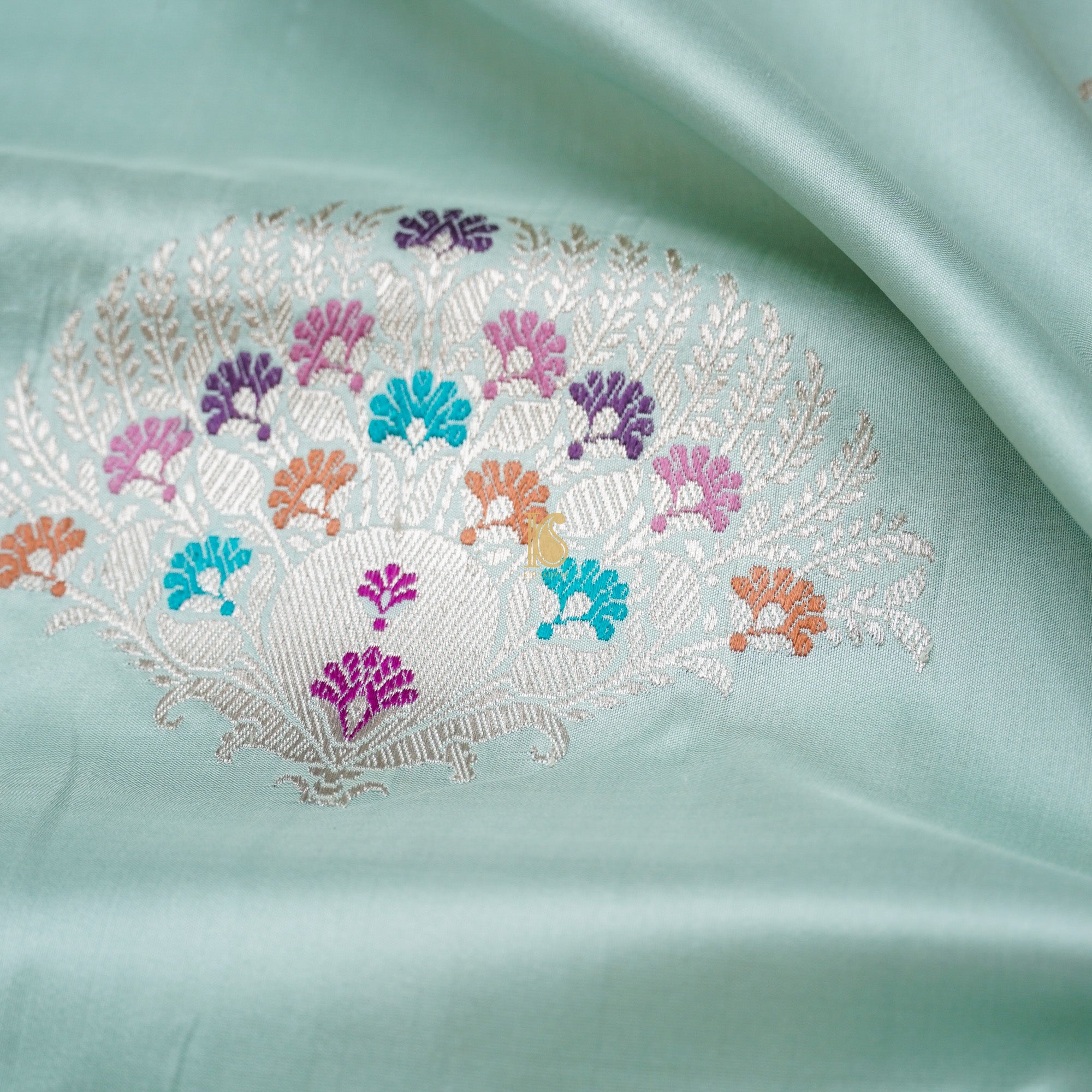 Zumthor Katan Silk Handloom Banarasi Kadwa Mor Boota Saree - Khinkhwab