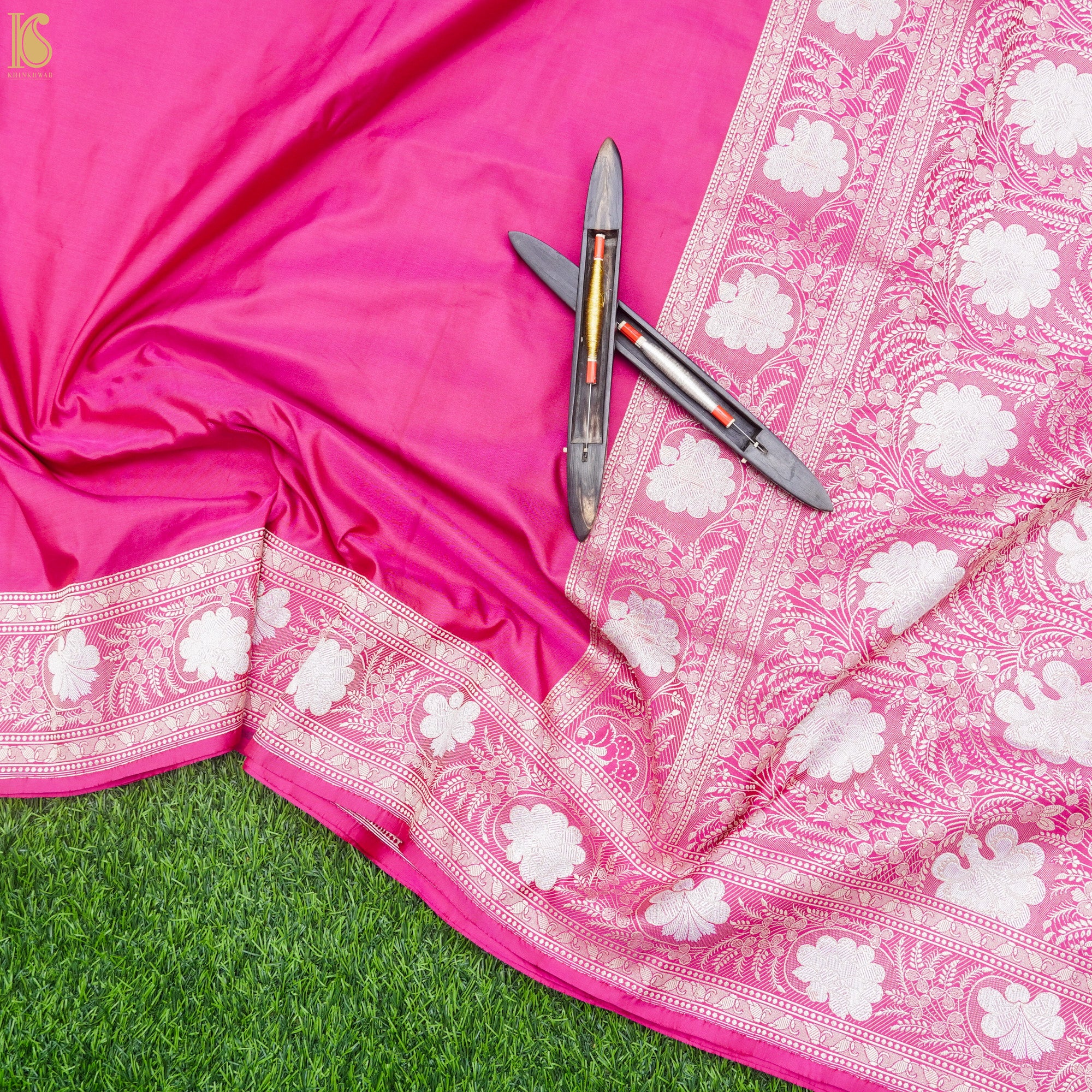 Wild Strawberry Katan Silk Handloom Banarasi Kadwa Border Saree - Khinkhwab