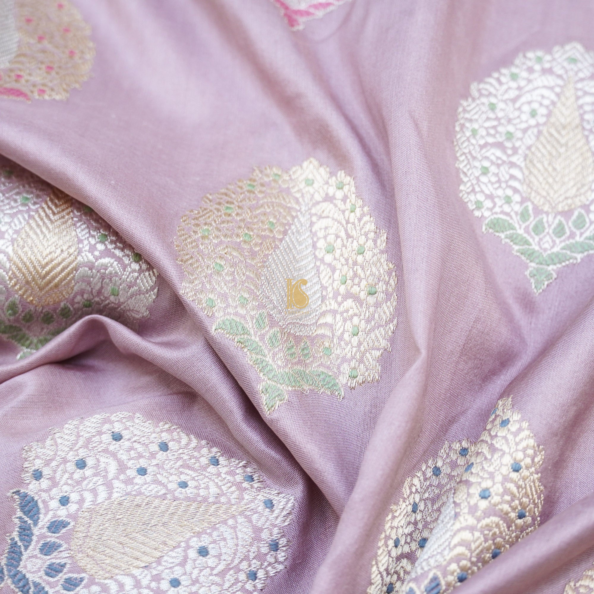 Handwoven Banarasi Silk Mor Boota Embroidery Border Kadwa Saree - Khinkhwab