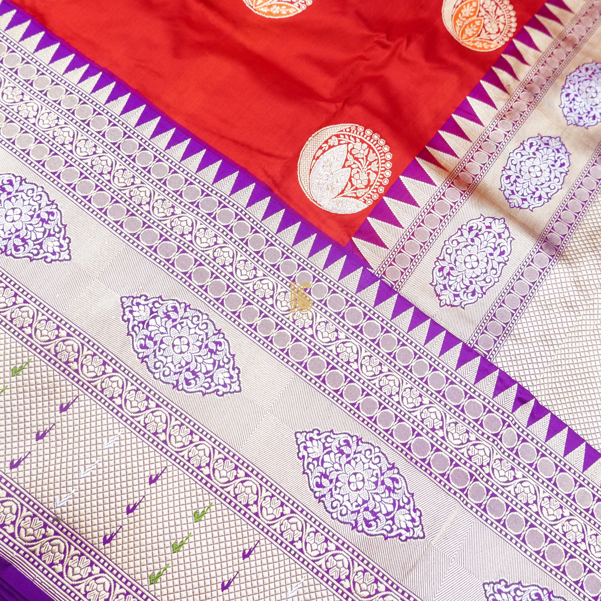 Cinnabar Red & Purple Pure Katan Silk Handwoven Banarasi Kadwa Saree - Khinkhwab