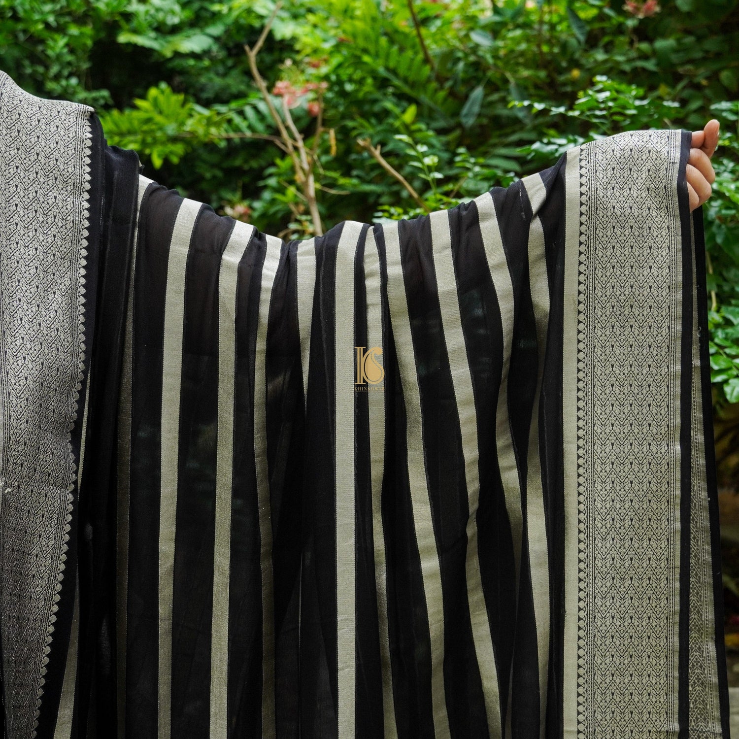 Black Pure Georgette Handloom Banarasi Stripes Dupatta - Khinkhwab