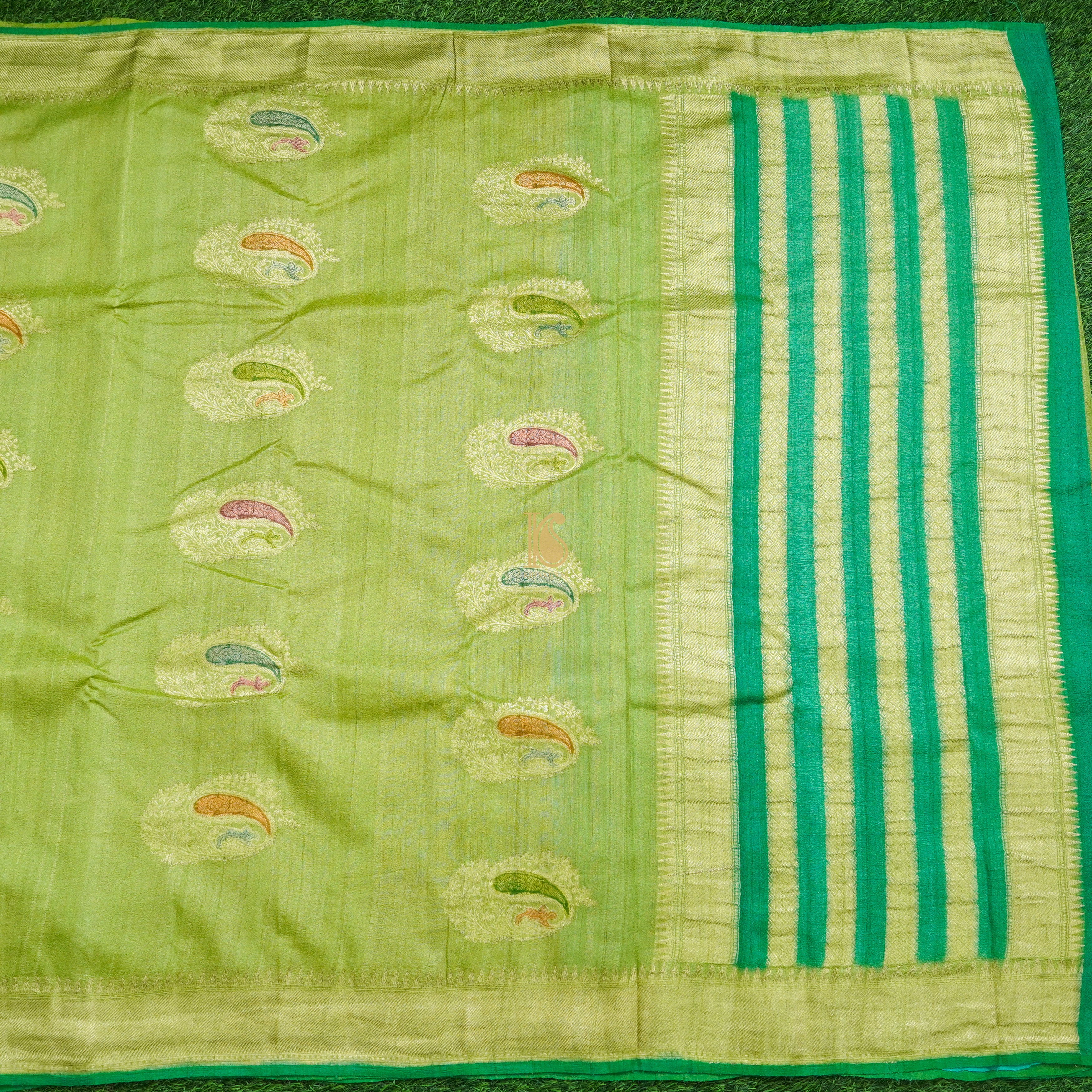 Pine Glade Green Pure Tussar Georgette Silk Handloom Banarasi Saree - Khinkhwab