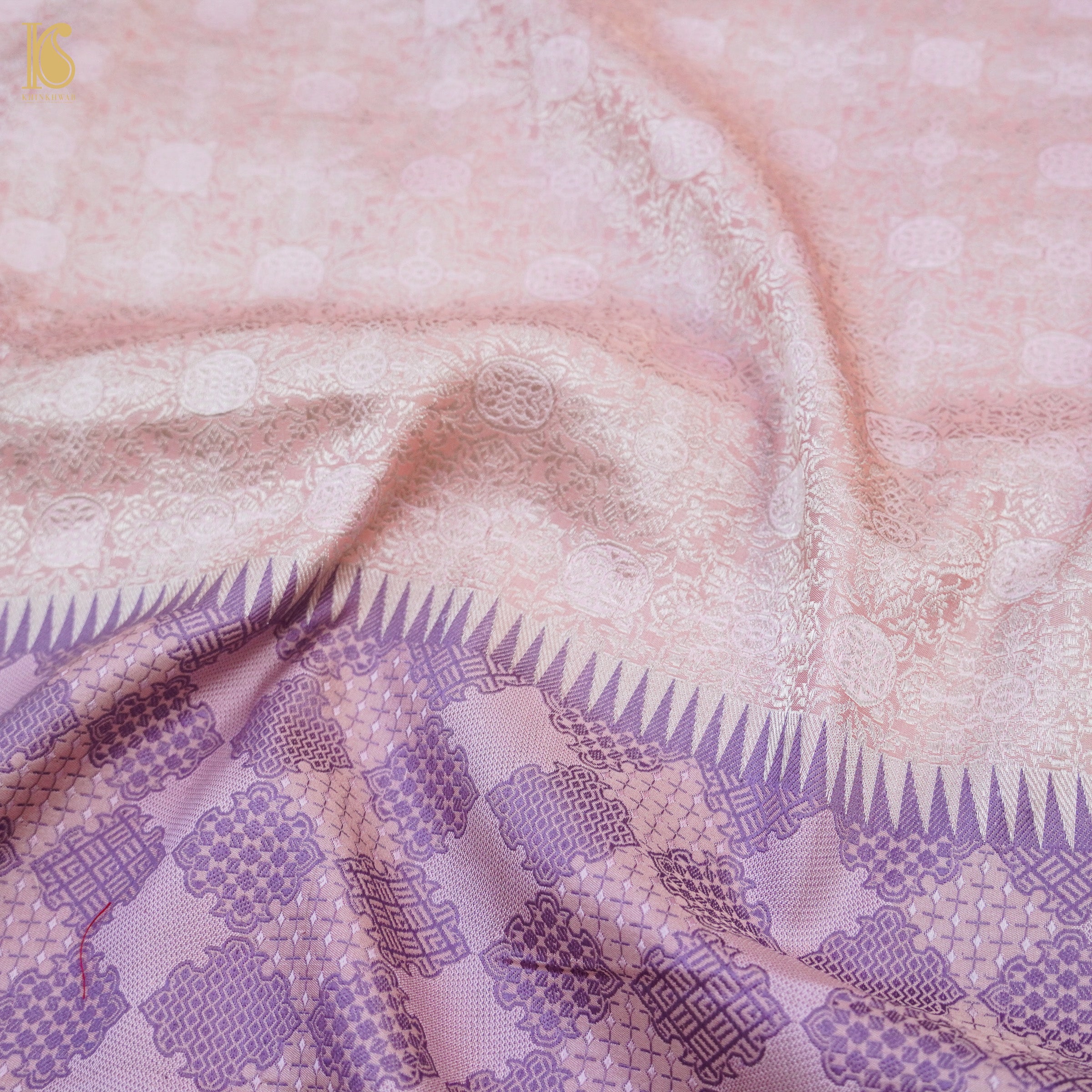 Oyster Pink Handwoven Pure Mashru Silk Tanchoi Kadwa Banarasi Saree - Khinkhwab