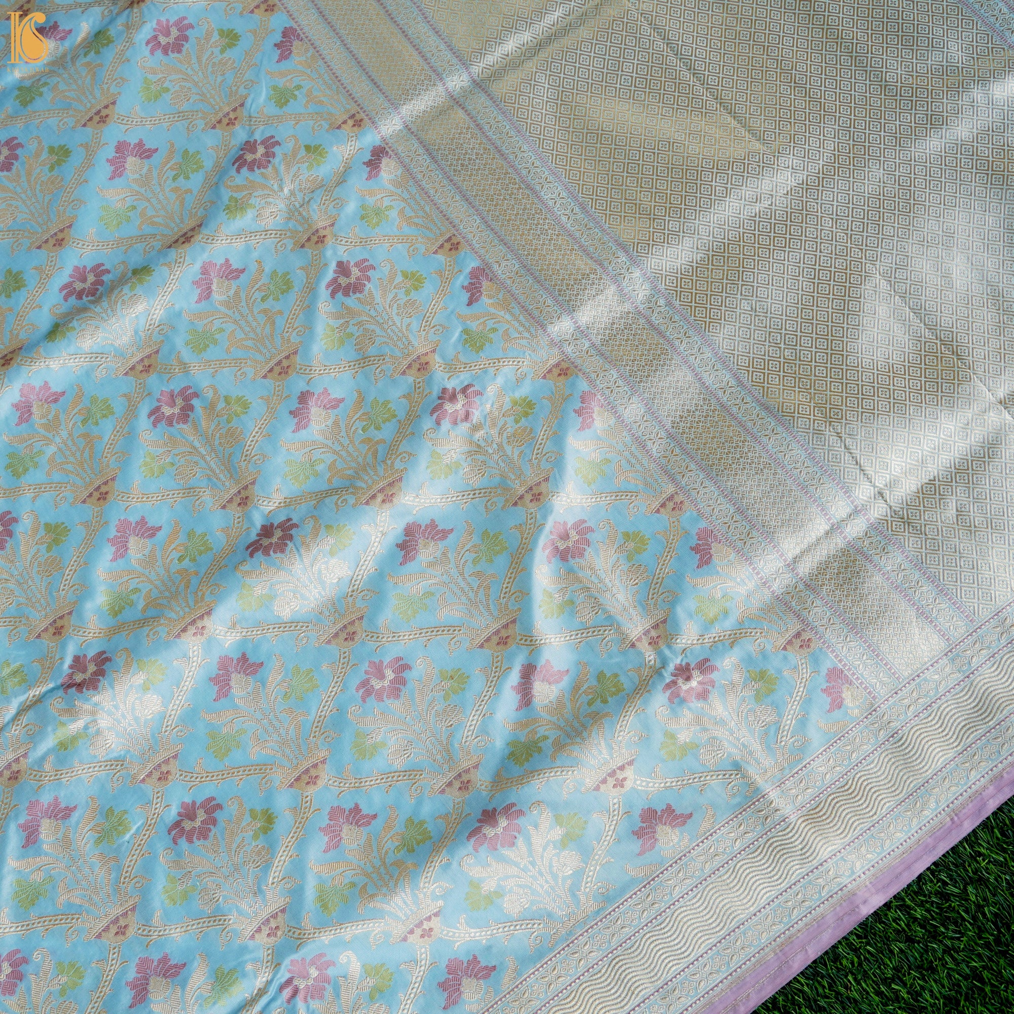 Cornflower Blue Pure Katan Silk Handwoven Banarasi Kadwa Guldasta Saree - Khinkhwab