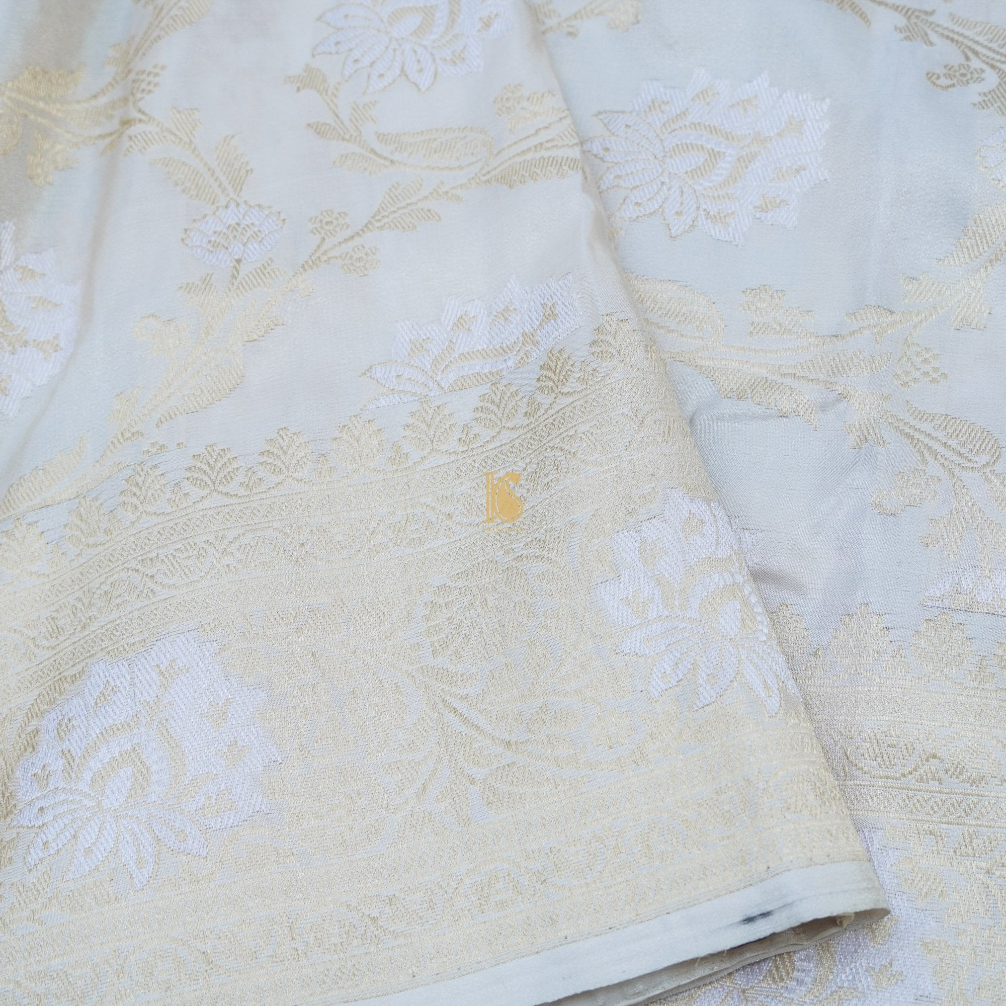 Spindle Grey Handloom Pure Tissue by Silk Off White Banarasi Saree - Khinkhwab