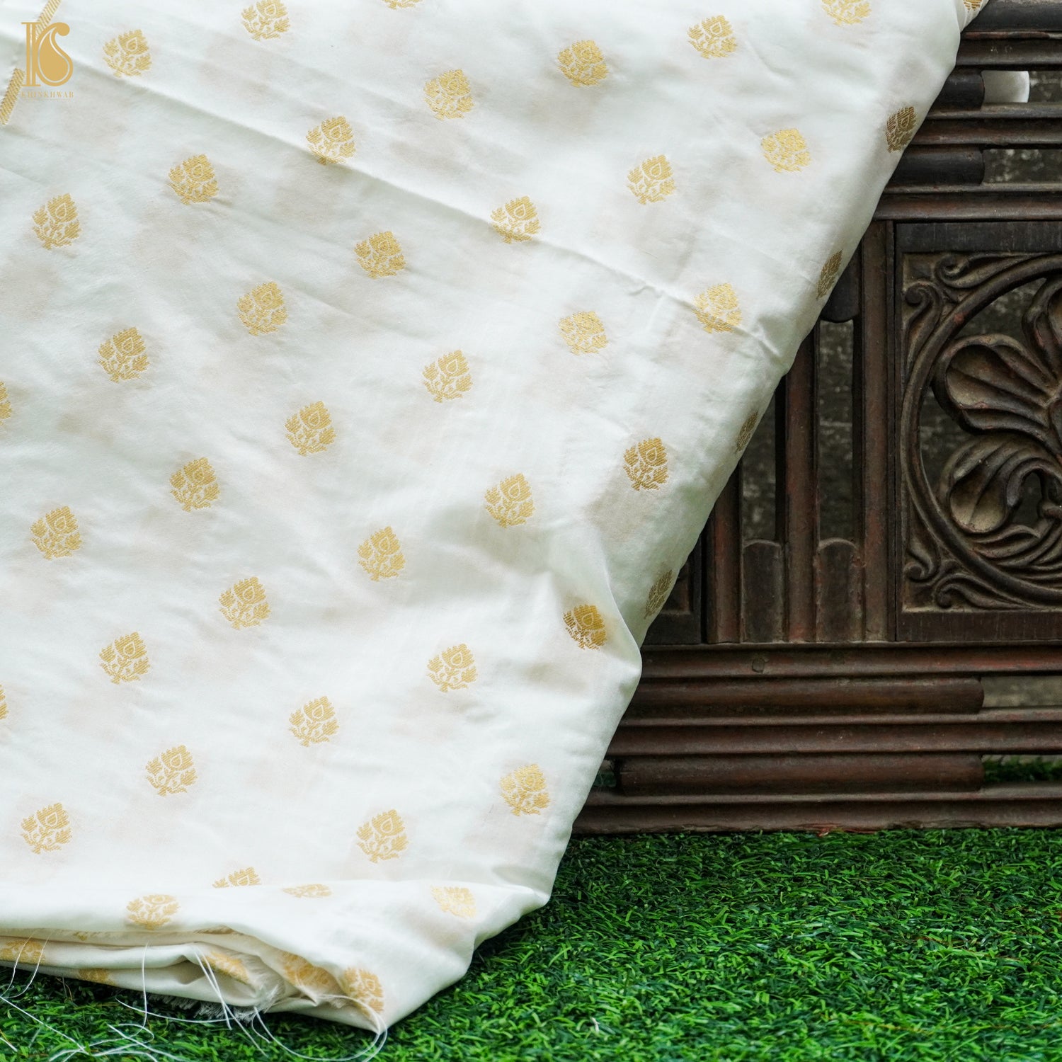 Beige & Gold Pure Chiniya Silk Banarasi Dyeable Fabric - Khinkhwab