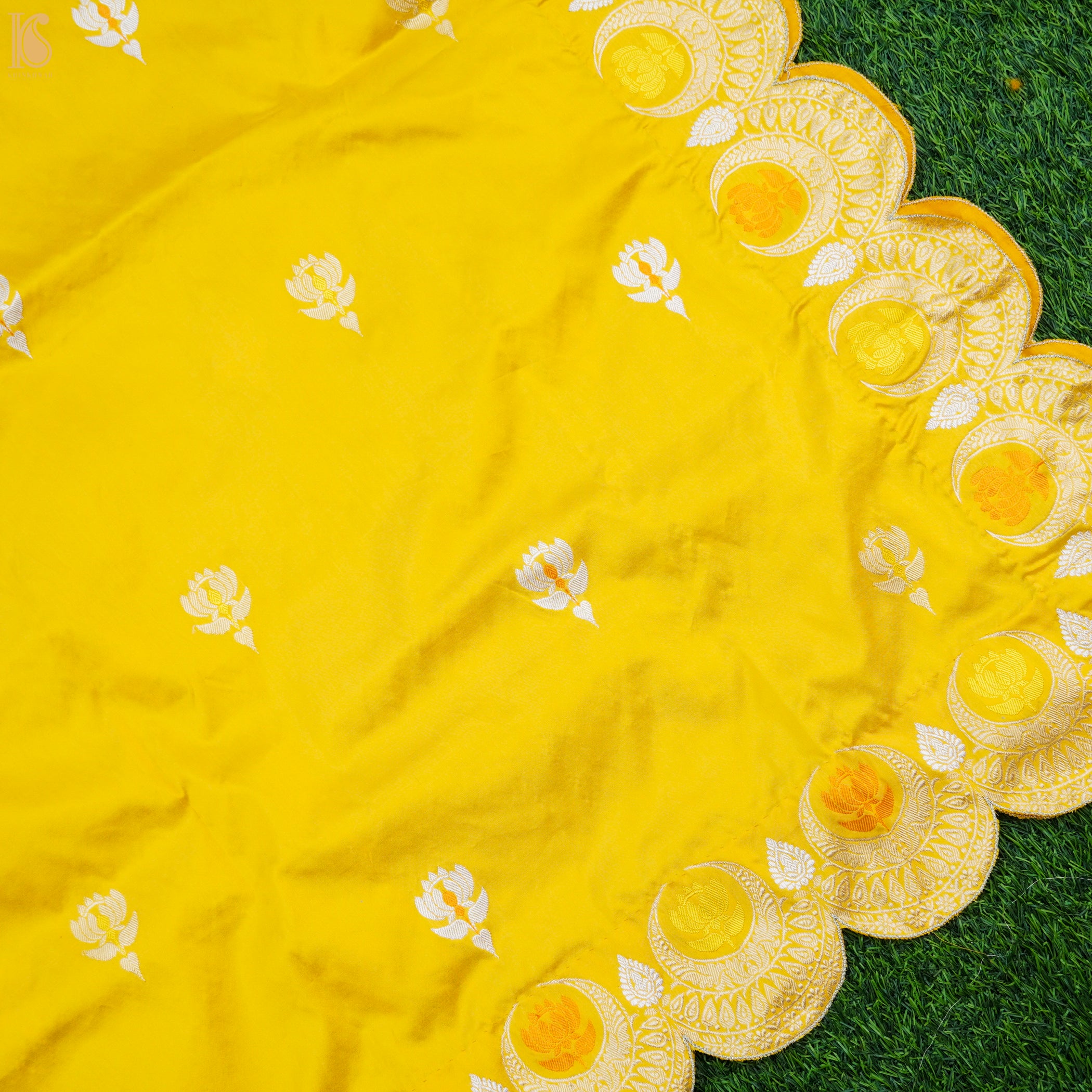 Turbo Yellow Pure Katan Silk Handwoven Banarasi Scalloped Dupatta - Khinkhwab