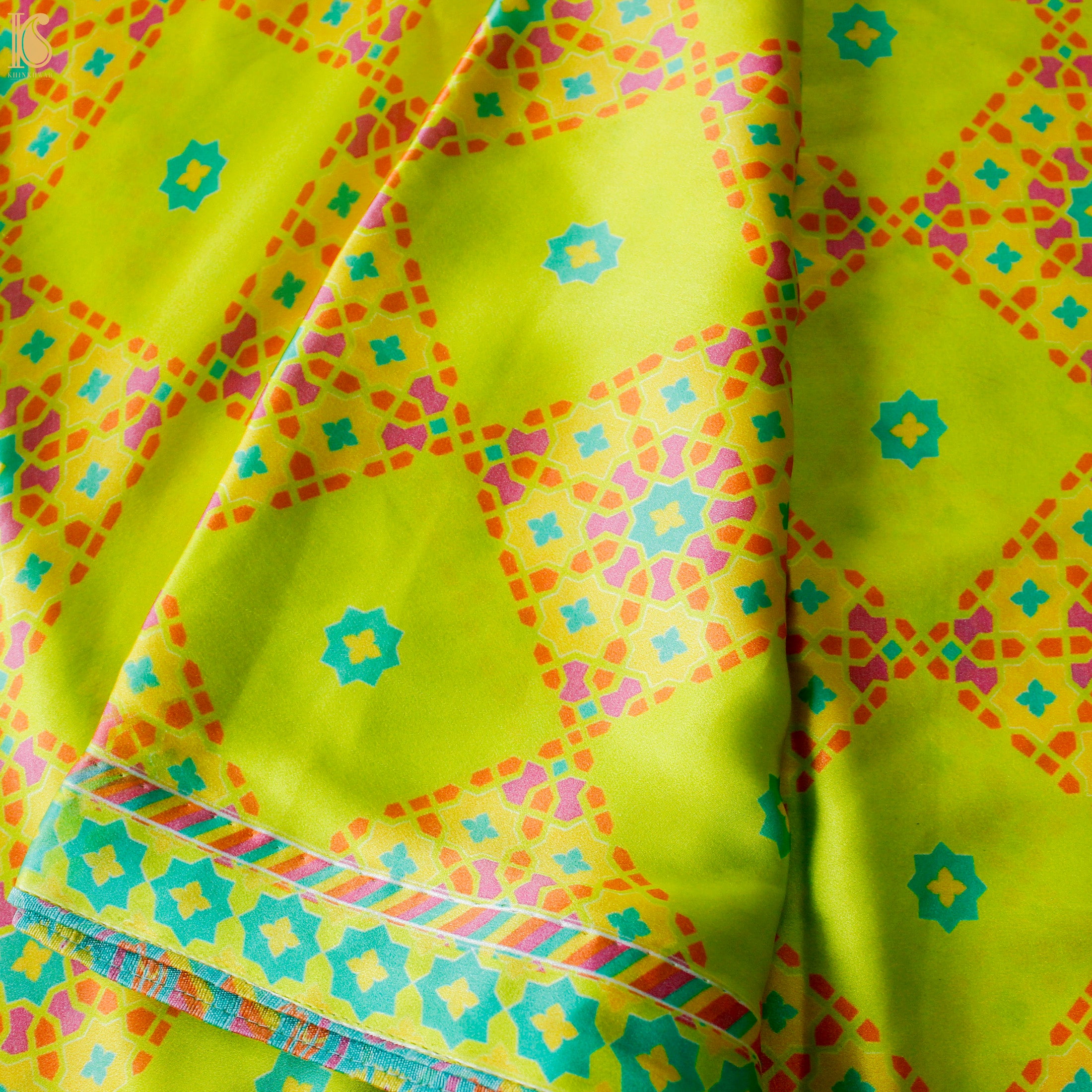 NİLÜFER - La Rioja Green Pure Sateen Silk Print Saree - Khinkhwab