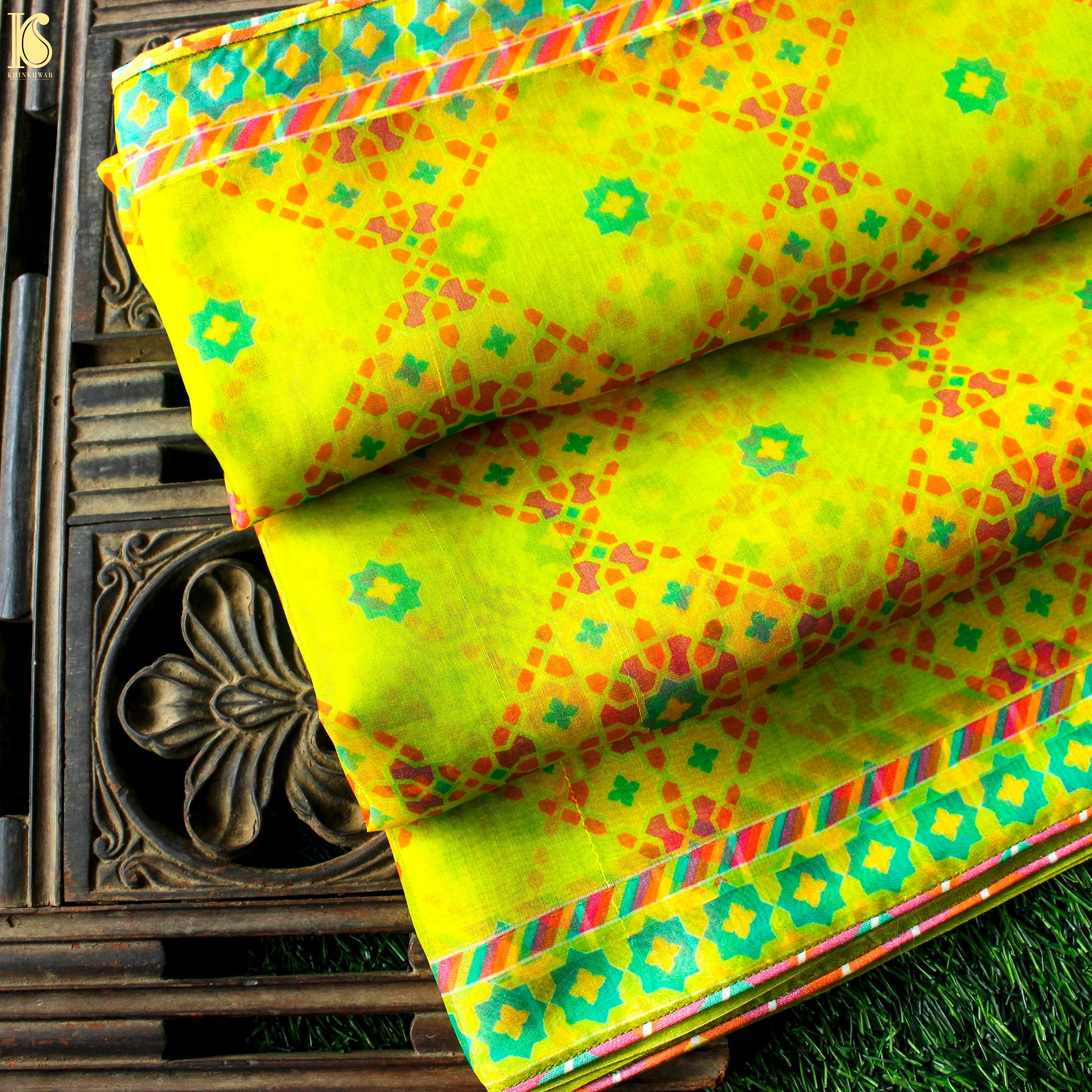 NİLÜFER - Chartreuse Yellow Pure Organza Print Saree - Khinkhwab