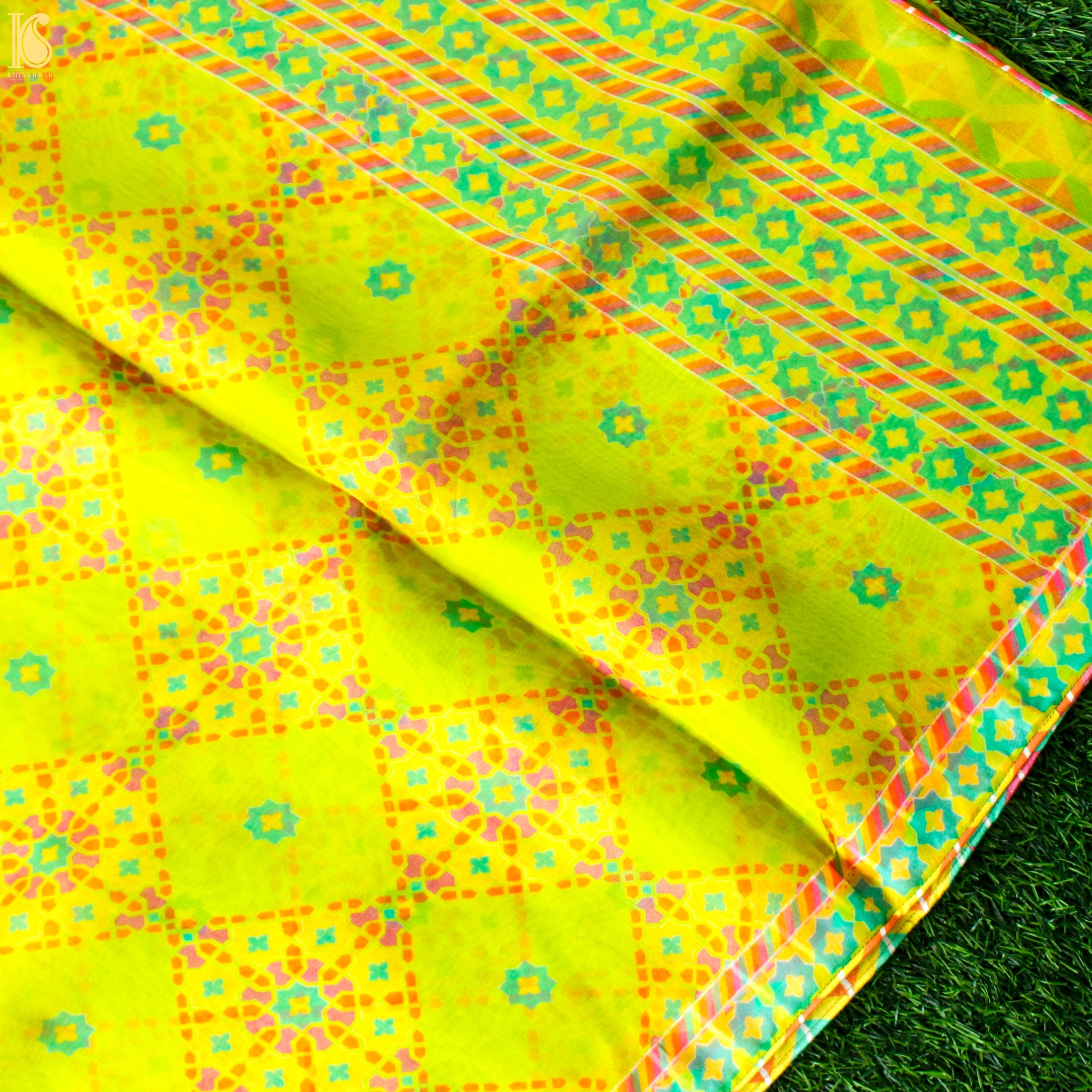 NİLÜFER - Chartreuse Yellow Pure Organza Print Saree - Khinkhwab