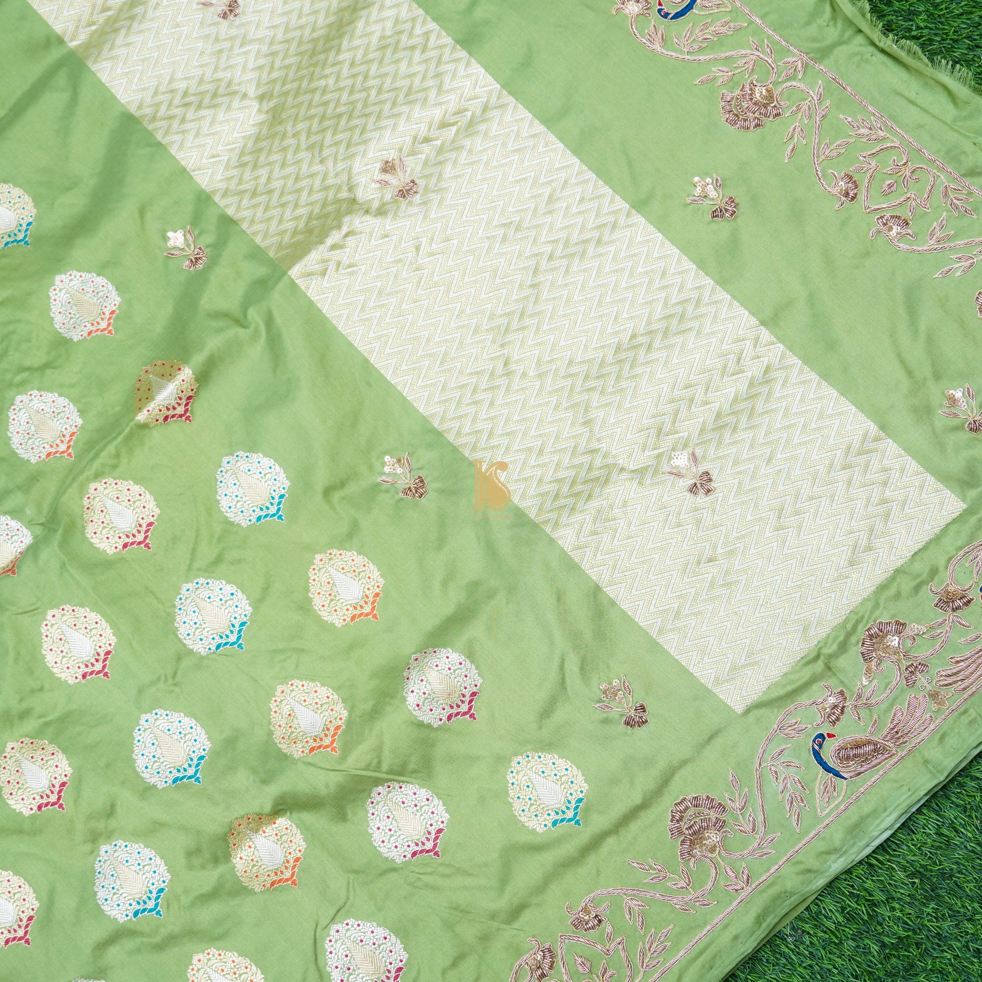 Norway Green Handwoven Banarasi Silk Mor Boota Embroidery Border Kadwa Saree - Khinkhwab