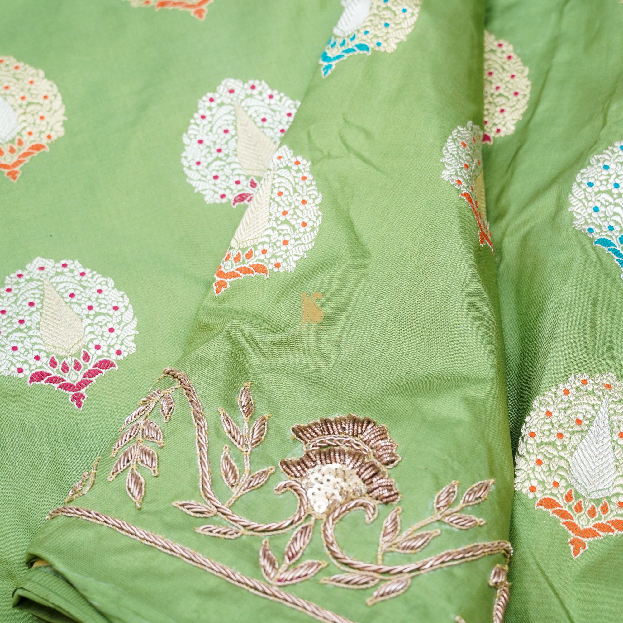 Norway Green Handwoven Banarasi Silk Mor Boota Embroidery Border Kadwa Saree - Khinkhwab