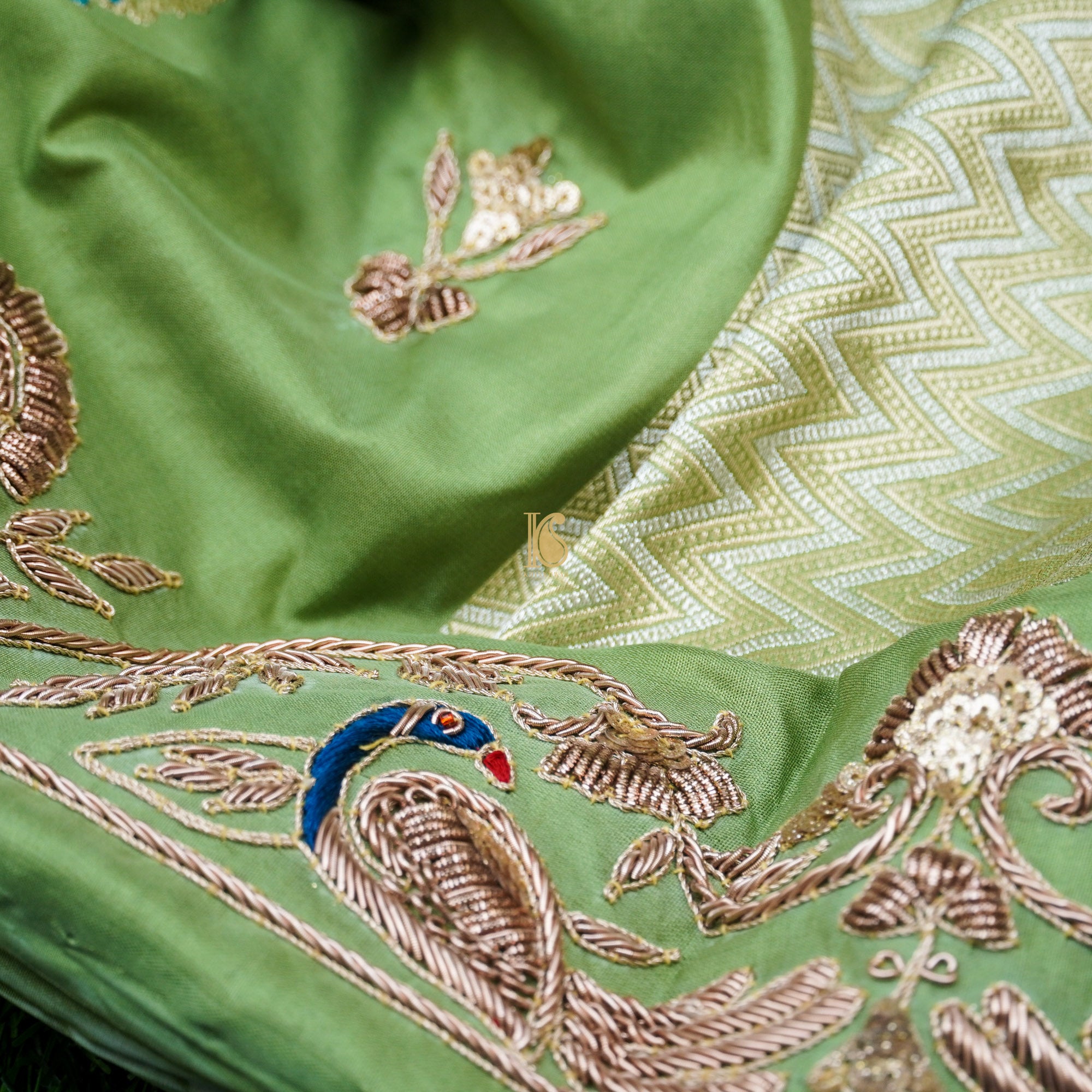 Norway Green Handwoven Banarasi Silk Mor Boota Embroidery Border Kadwa Saree - Khinkhwab
