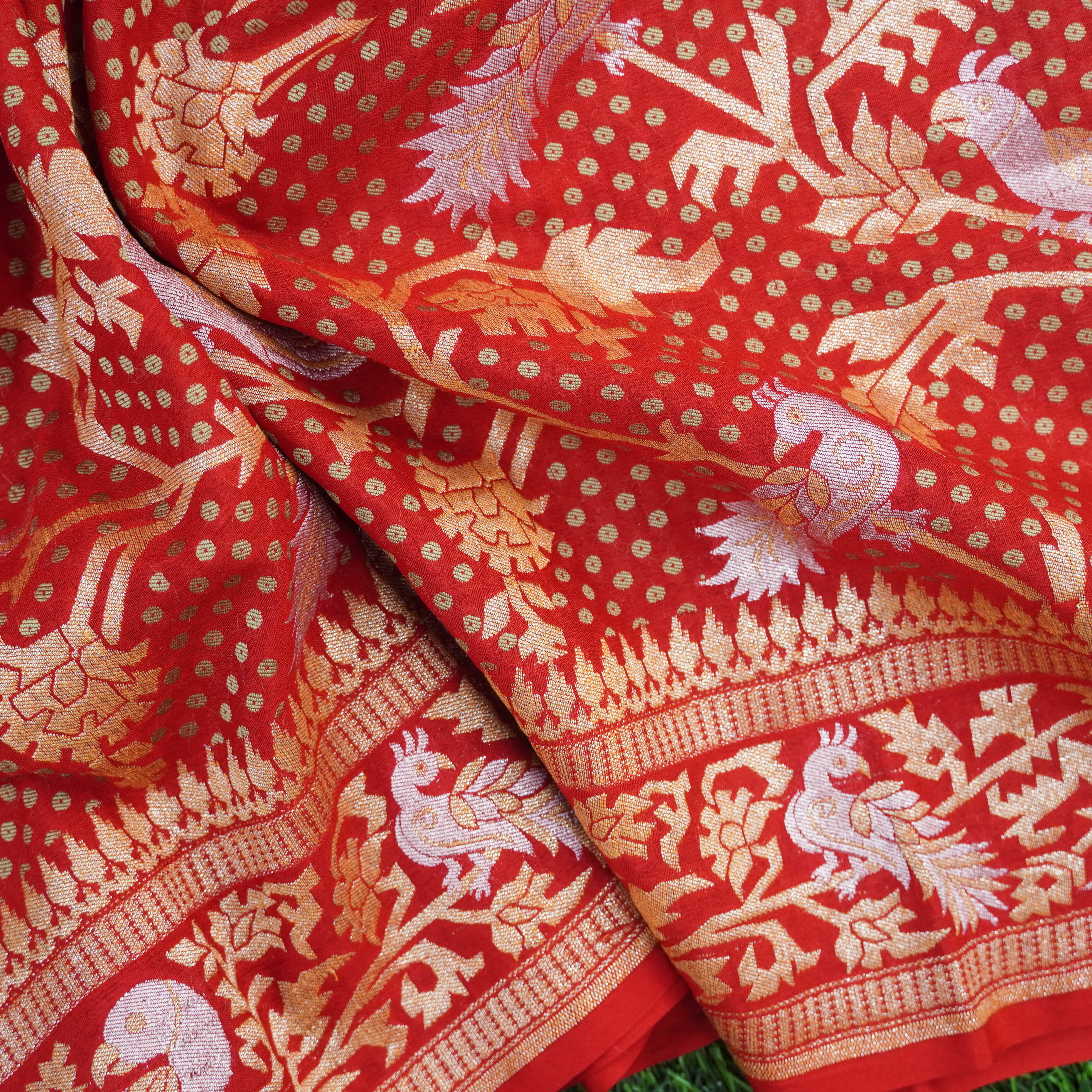 Red Pure Georgette Shikargah Handloom Banarasi Dupatta - Khinkhwab
