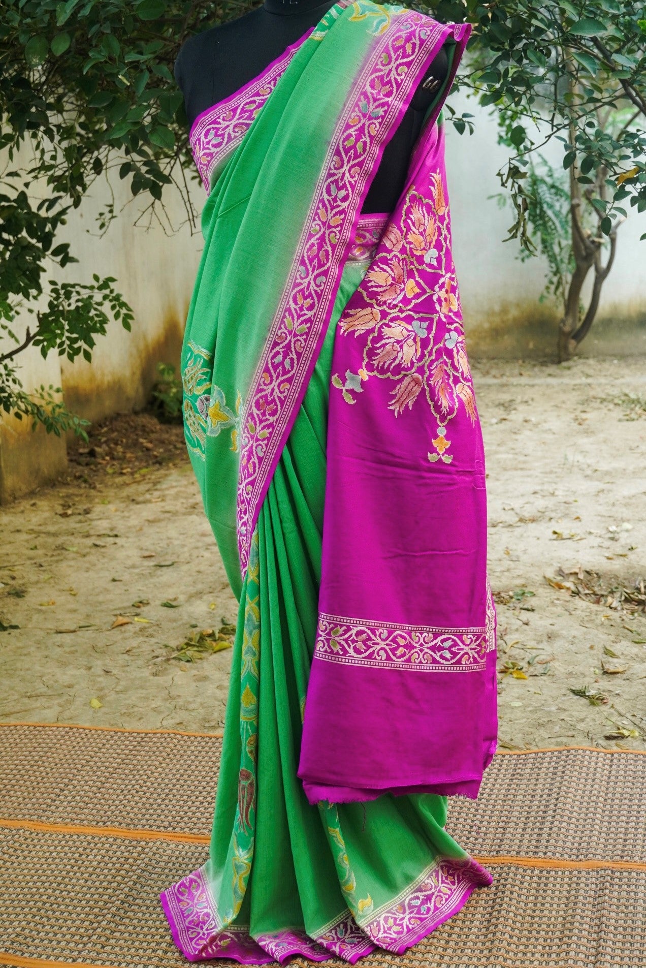 Chateau Green & Purple Pure Moonga Silk Handloom Banarasi Saree - Khinkhwab