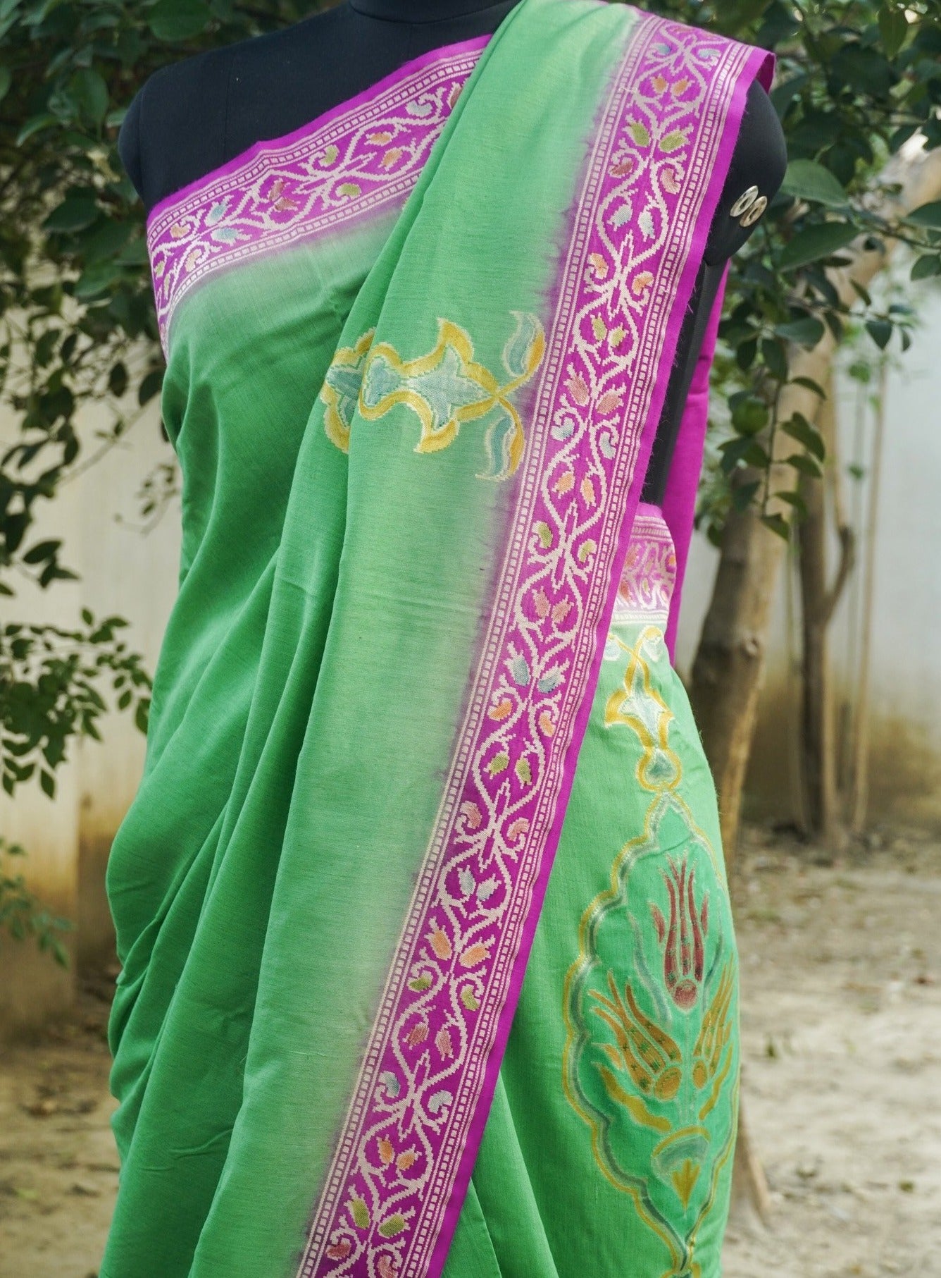 Chateau Green & Purple Pure Moonga Silk Handloom Banarasi Saree - Khinkhwab