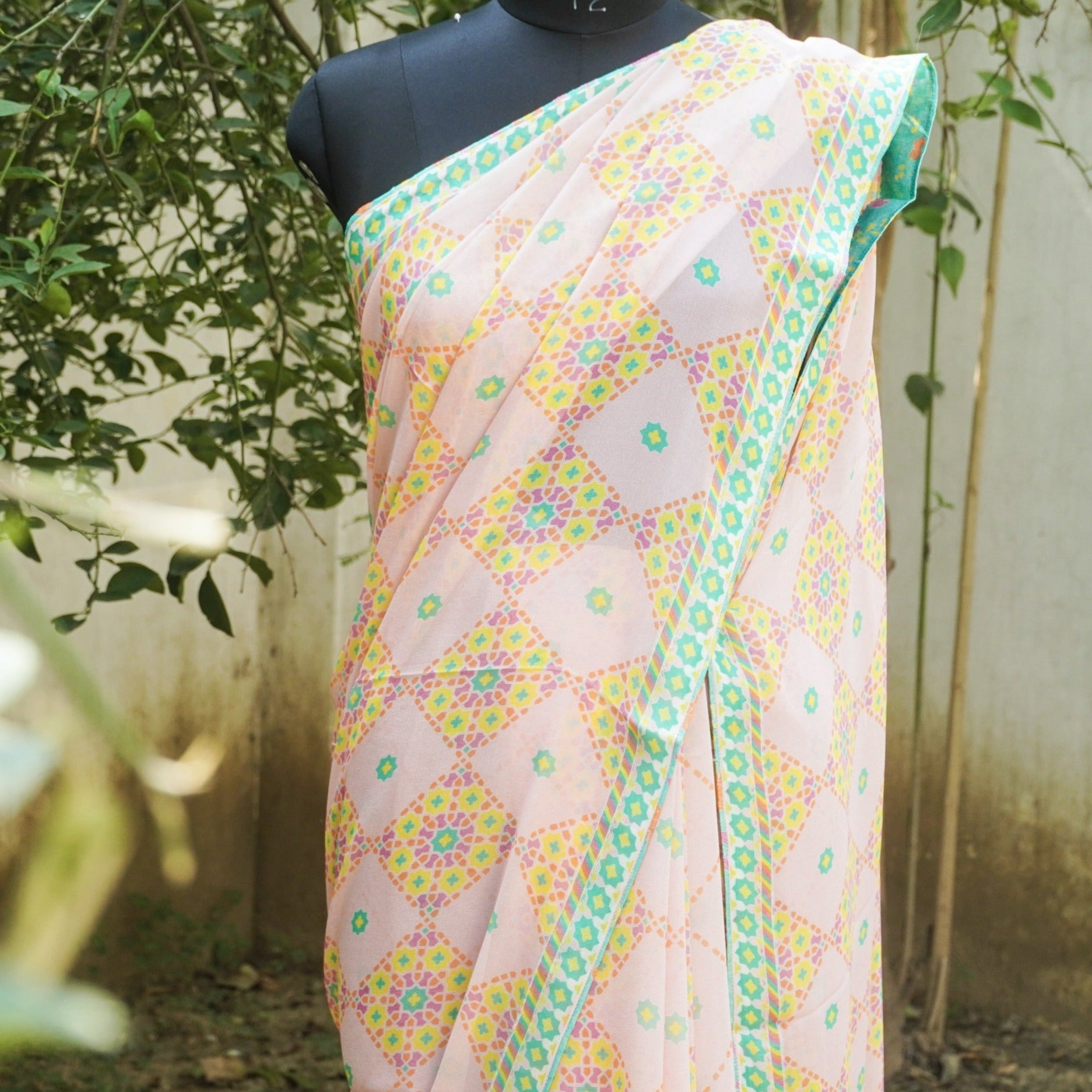 NİLÜFER - Pink Pure Georgette Silk Print Saree - Khinkhwab