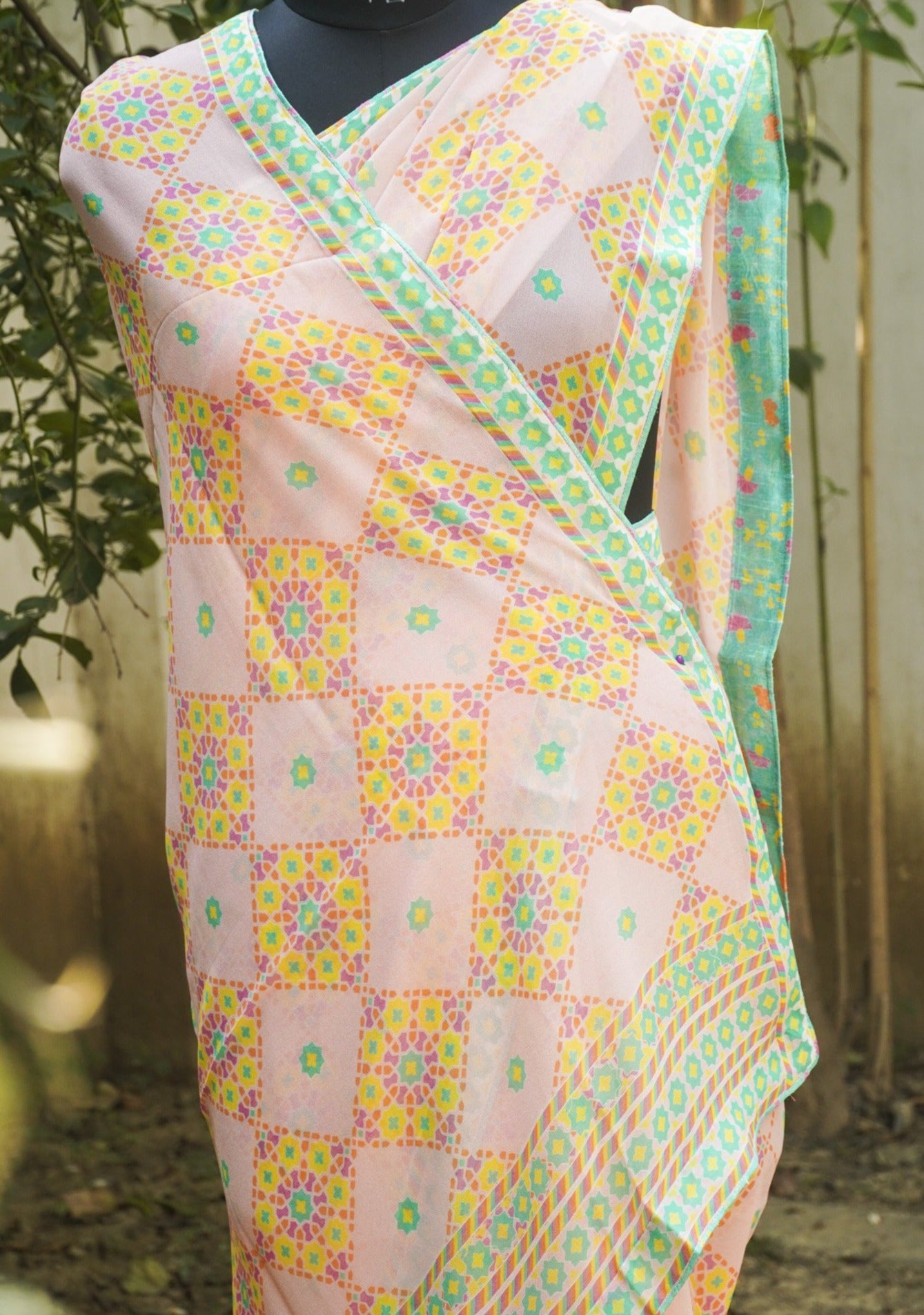 NİLÜFER - Pink Pure Georgette Silk Print Saree - Khinkhwab