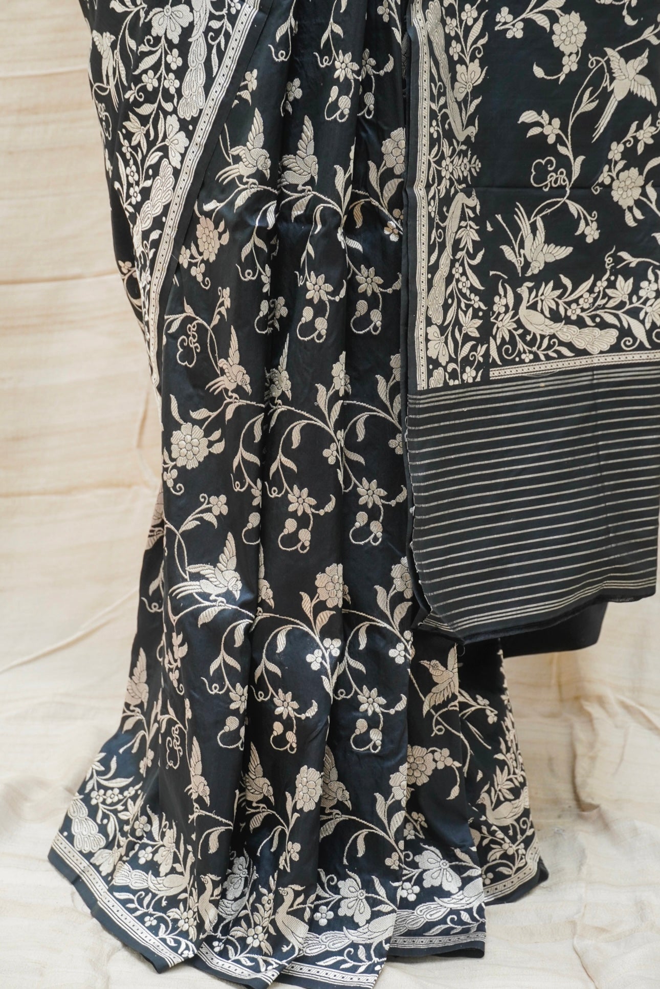 Black Pure Katan Silk Handwoven Banarasi Bird Saree - Khinkhwab