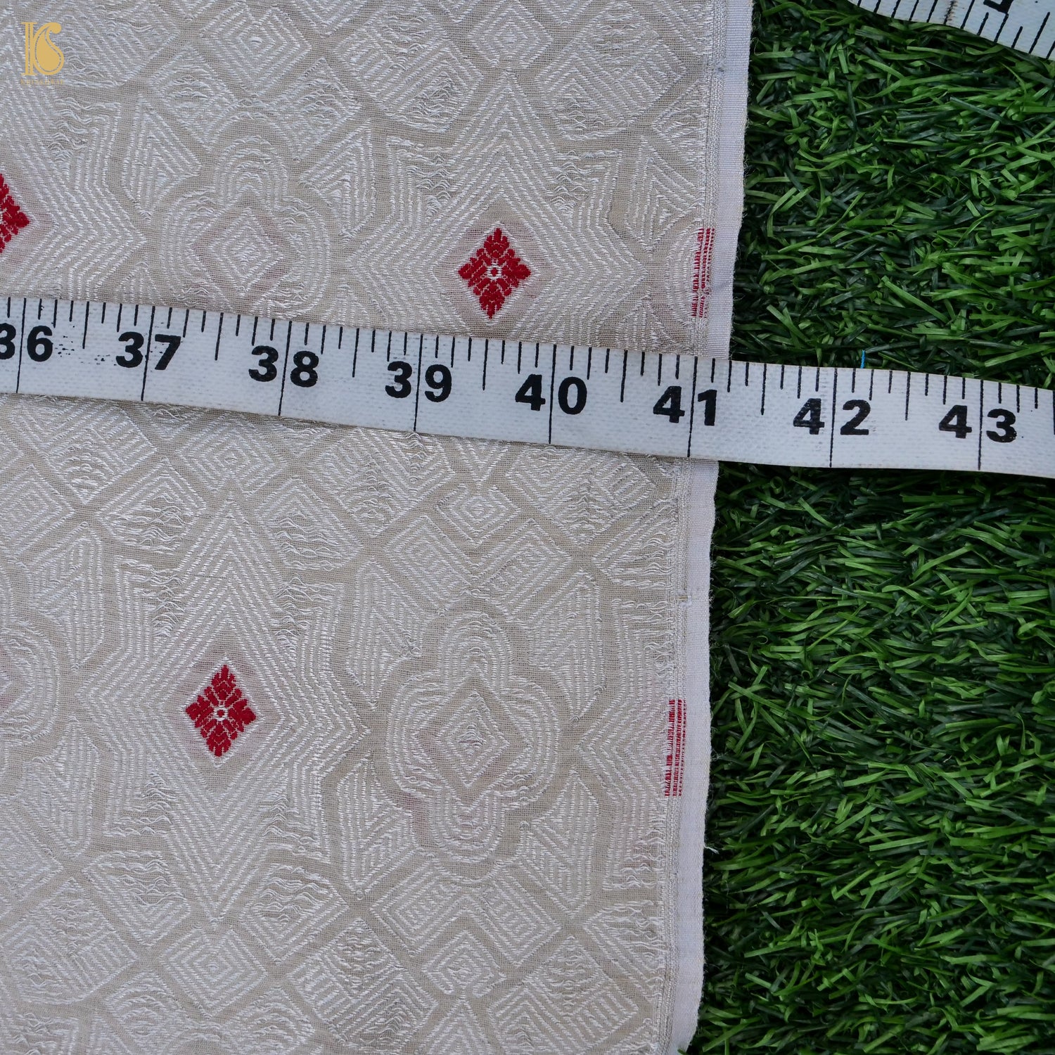 Pure Moonga Silk Handloom Banarasi Dyeable Fabric - Khinkhwab