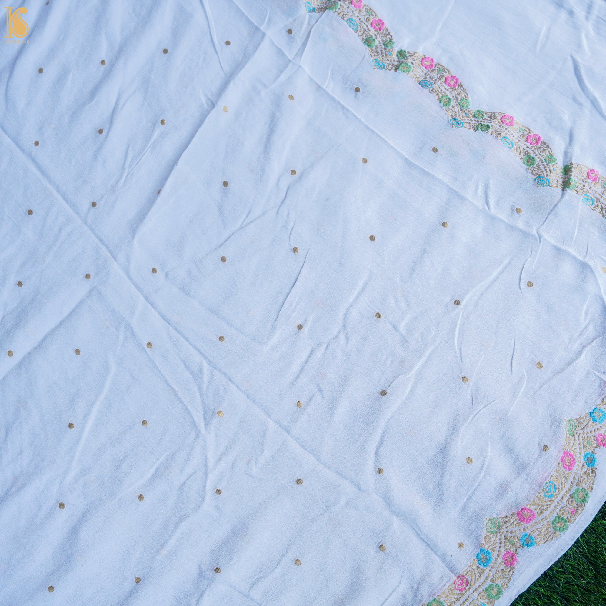 White Pure Georgette Handloom Banarasi Scalloped Border Dupatta - Khinkhwab