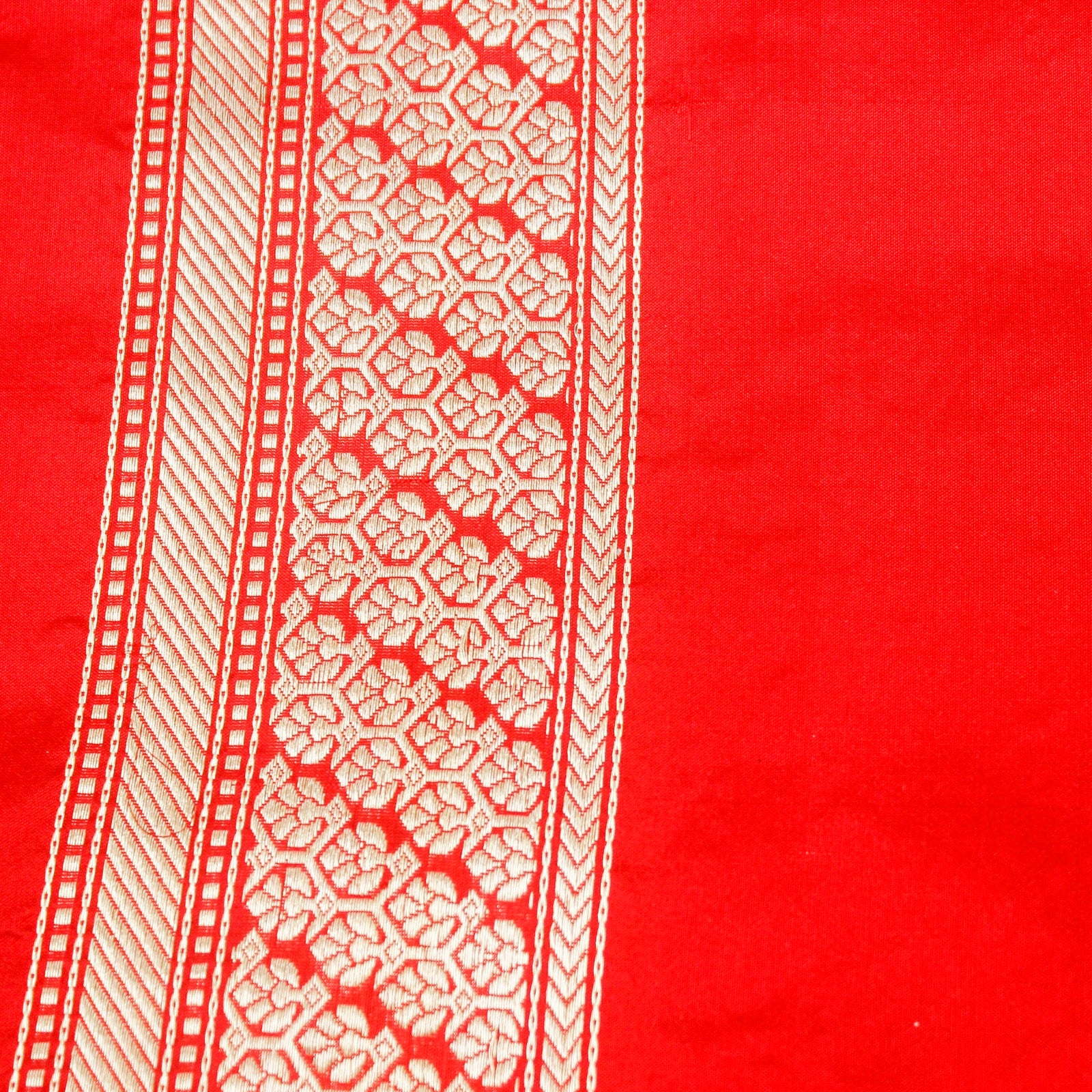 Red Handwoven Pure Katan Silk Chauki Rangkat Banarasi Saree - Khinkhwab