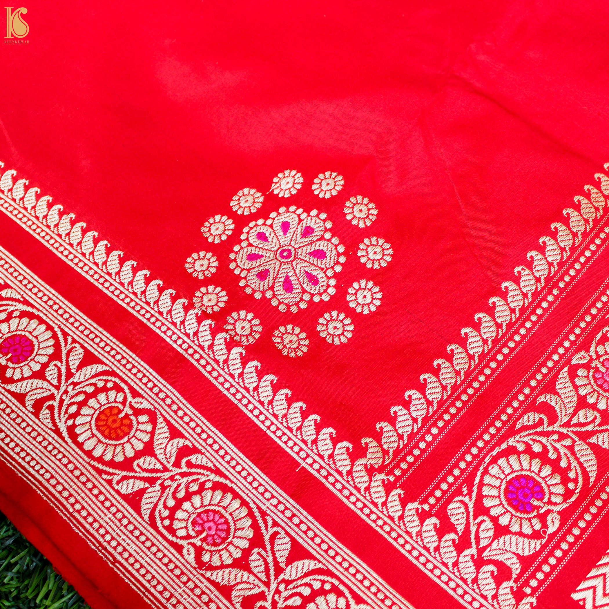 Handwoven Alizarin Red Pure Mashru Silk Kadwa Banarasi Saree - Khinkhwab