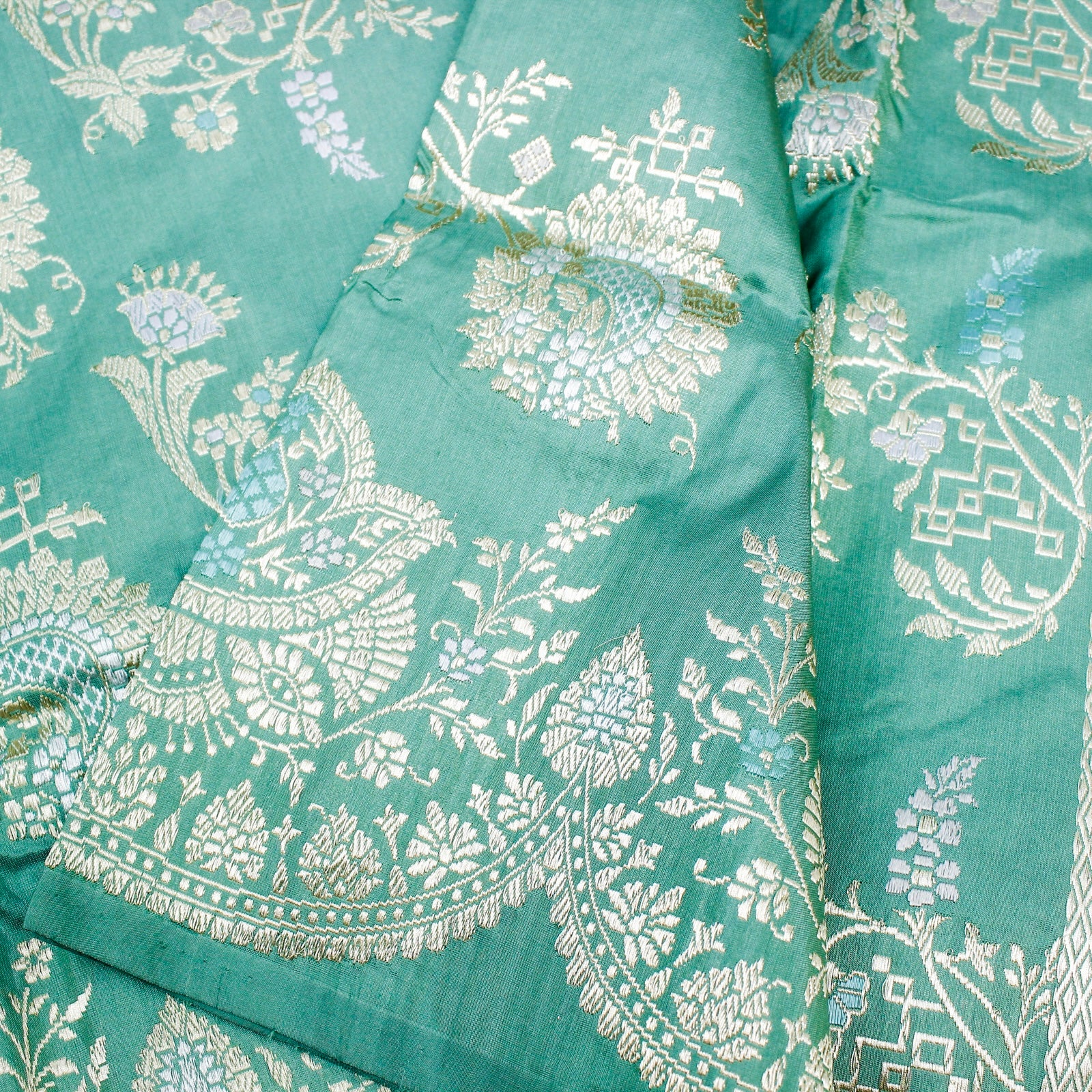 Monte Carlo Green Pure Katan Silk Handwoven Banarasi Kadwa Scallop Saree - Khinkhwab