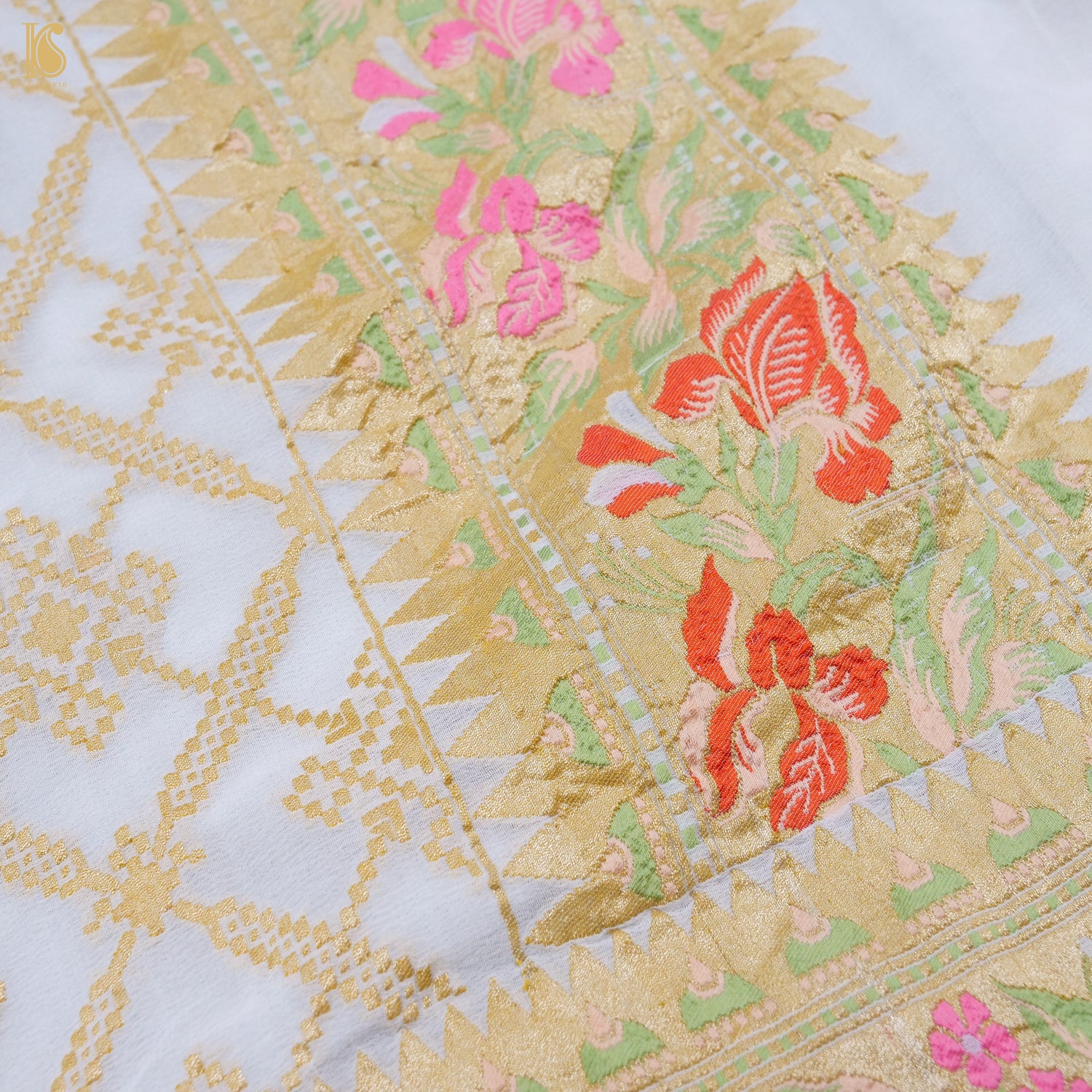 White Pure Georgette Handloom Banarasi Rose Border Saree - Khinkhwab