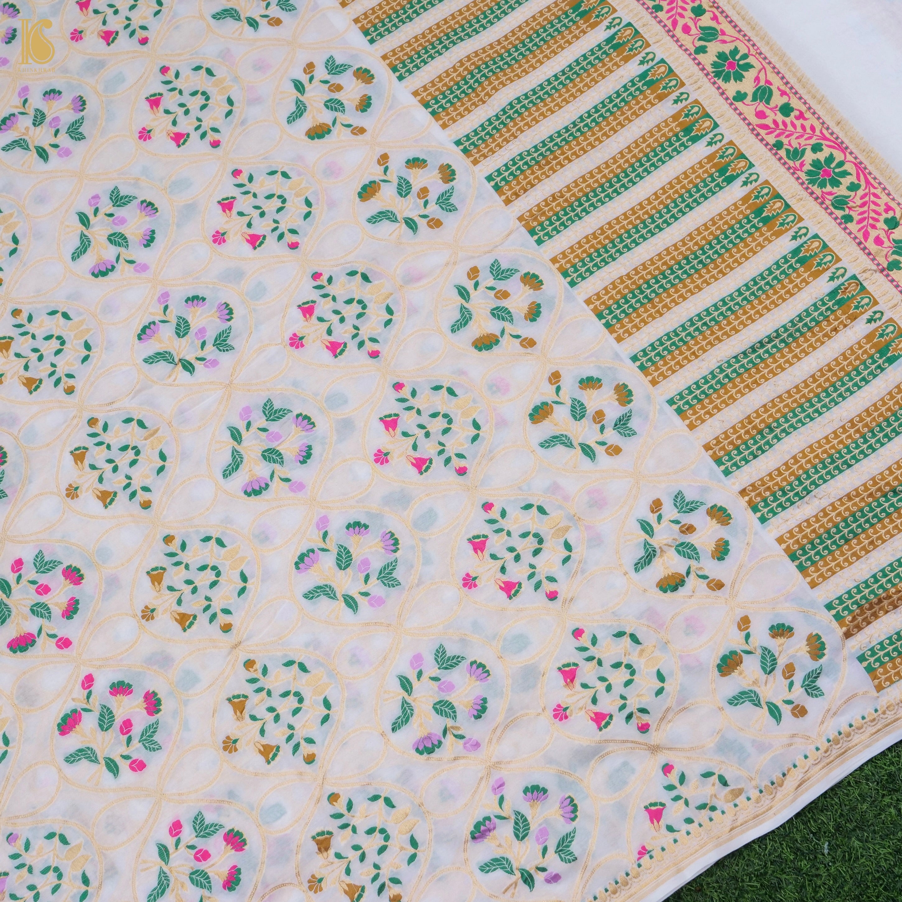 White Pure Georgette Handloom Banarasi Honeycomb Flower Saree - Khinkhwab