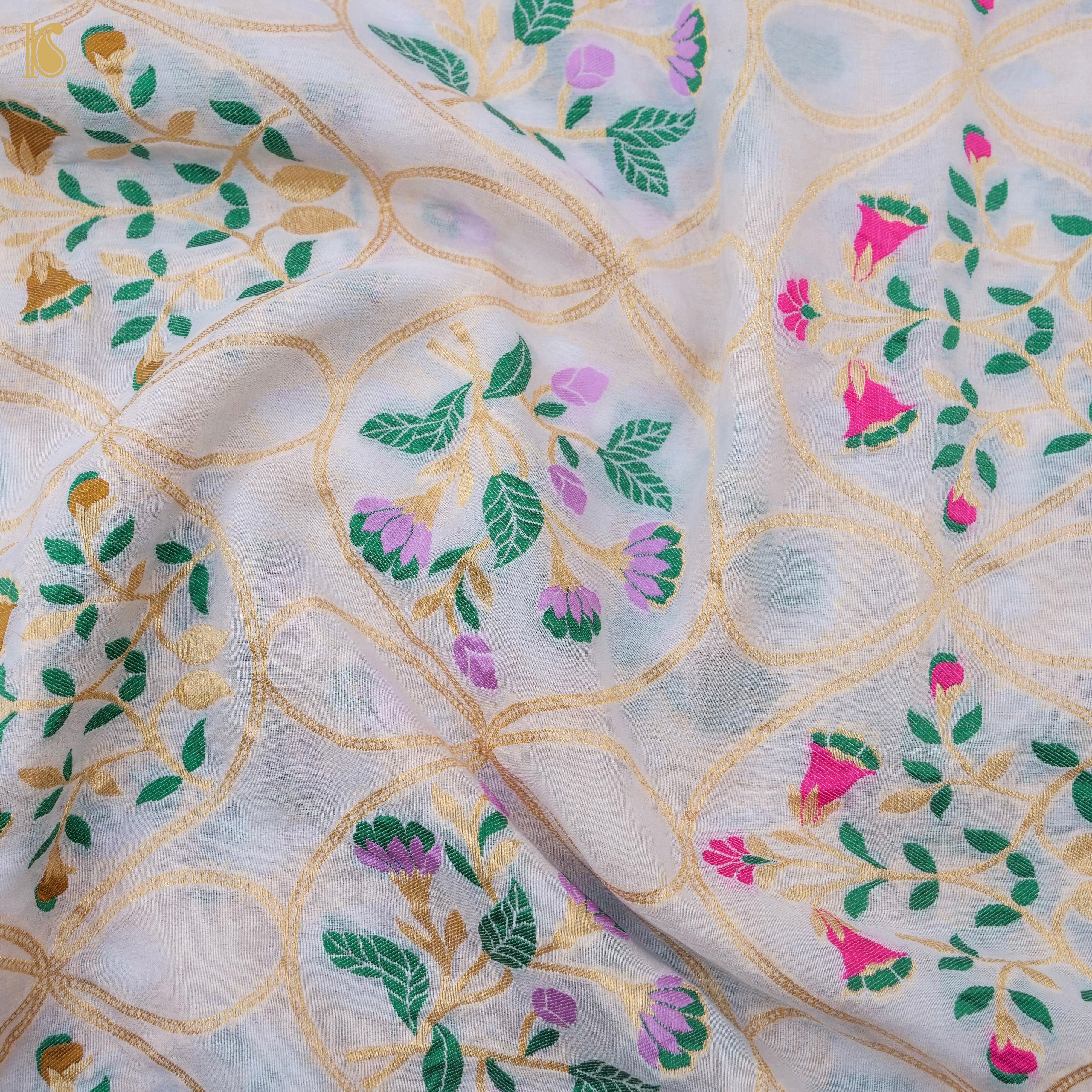 White Pure Georgette Handloom Banarasi Honeycomb Flower Saree - Khinkhwab