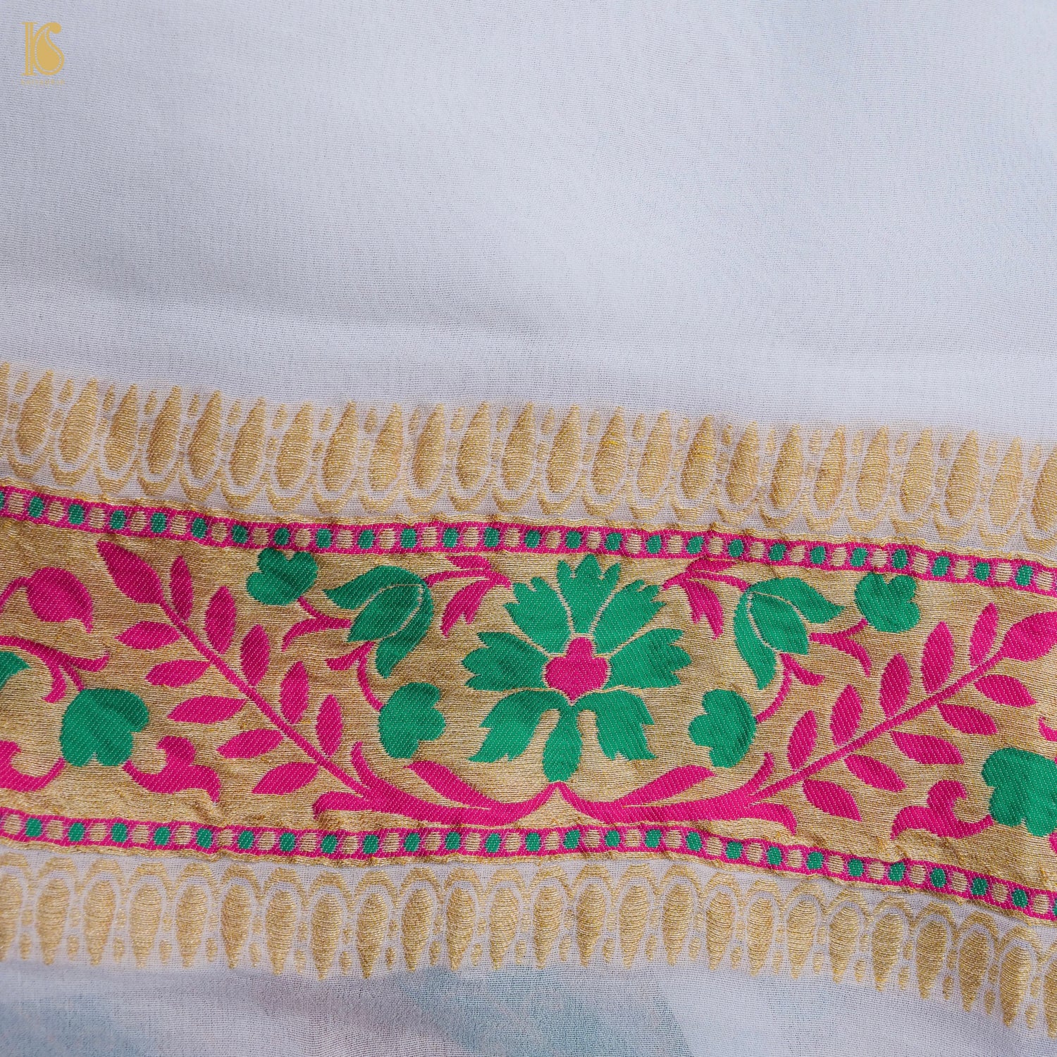 White Pure Georgette Handloom Banarasi Honeycomb Flower Saree - Khinkhwab