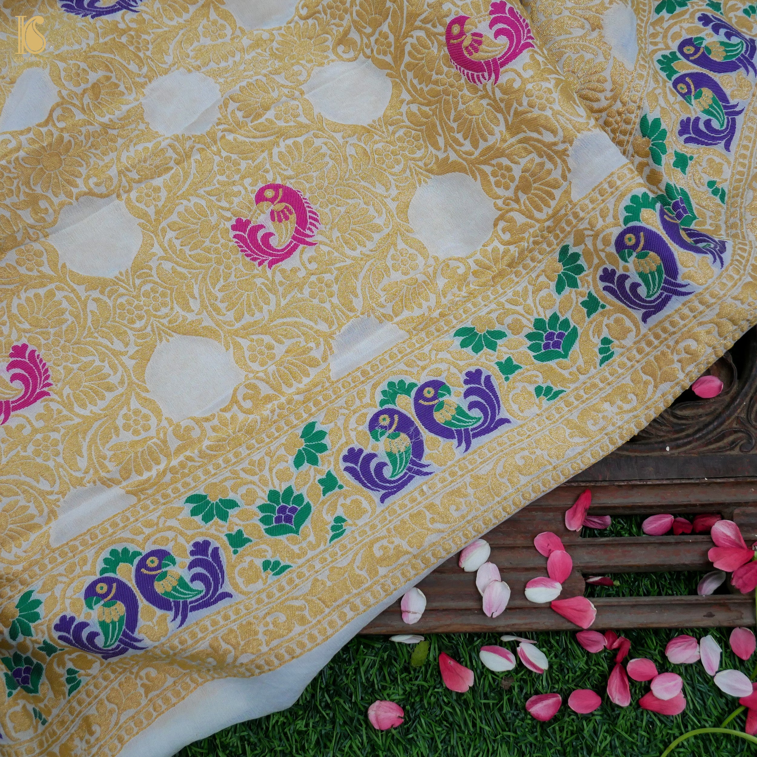 Handloom White Pure Georgette Banarasi Fabric - Khinkhwab