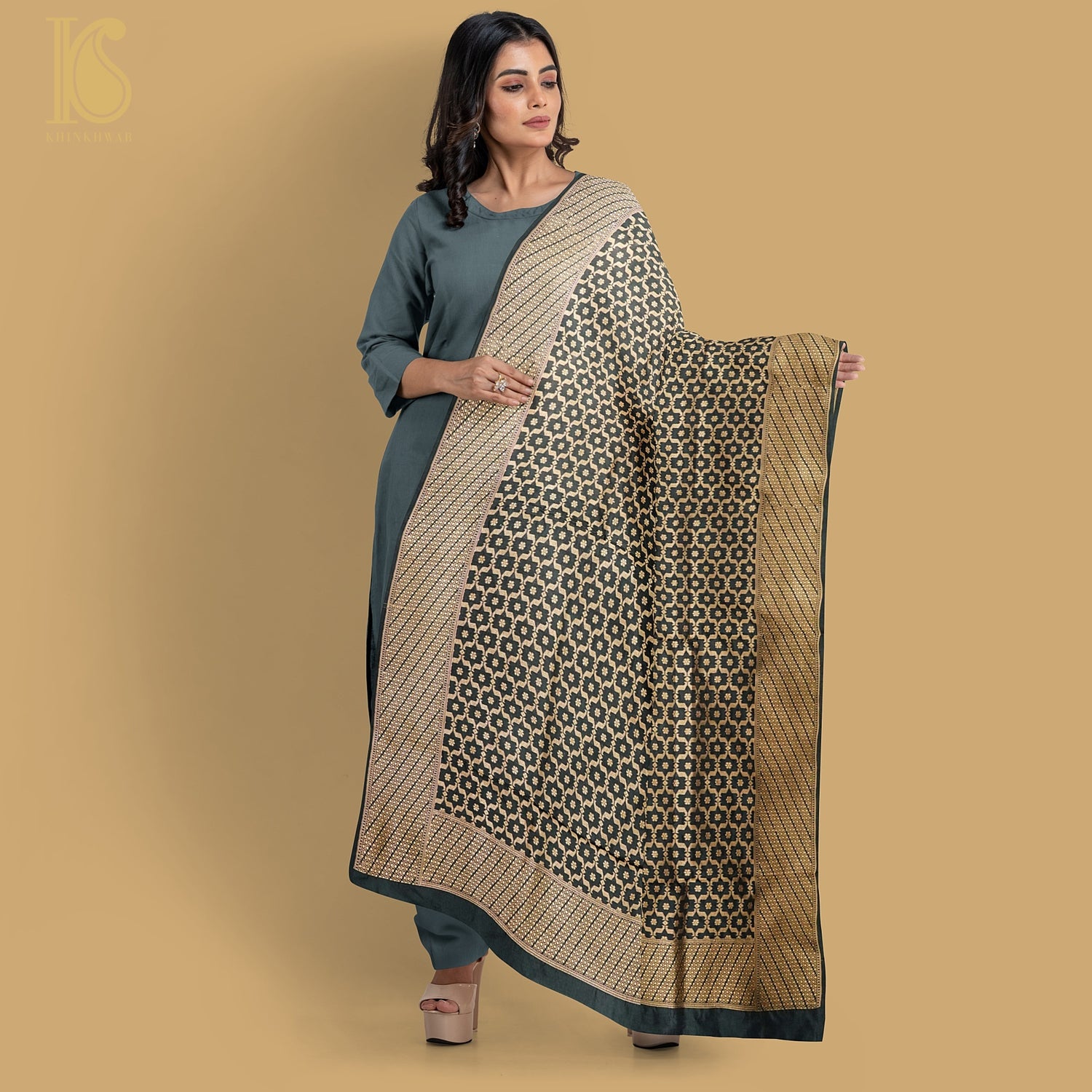 Black Pure Katan Silk Handloom Banarasi Dupatta - Khinkhwab