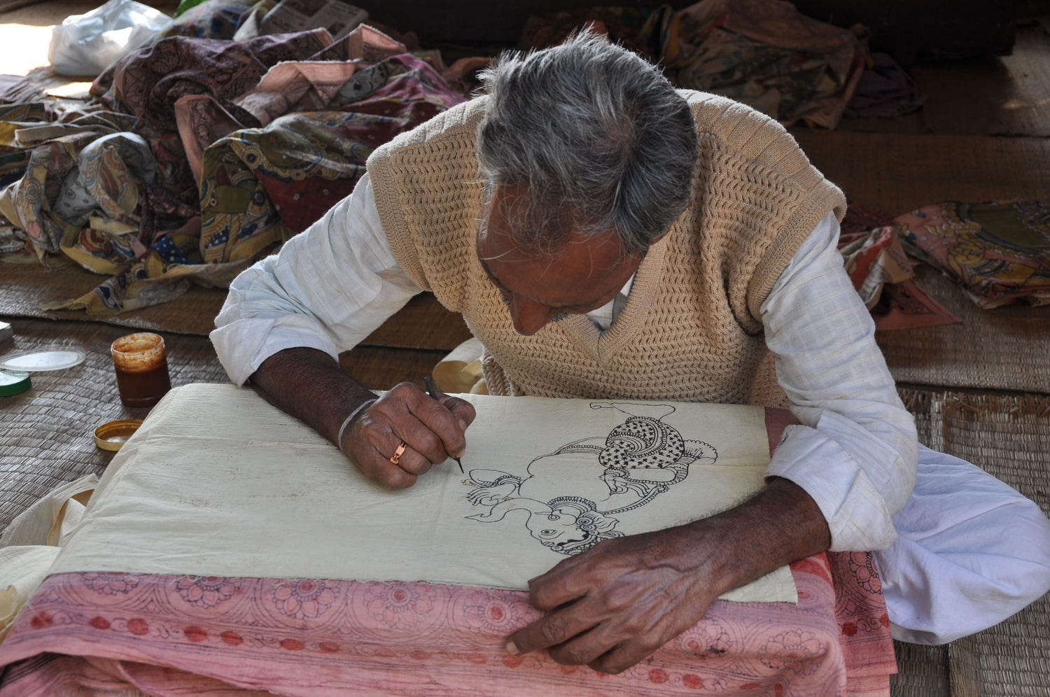 Srikalahasti kalamkari — freehand hand-painted cotton, Andhra Pradesh, via Wikimedia Commons