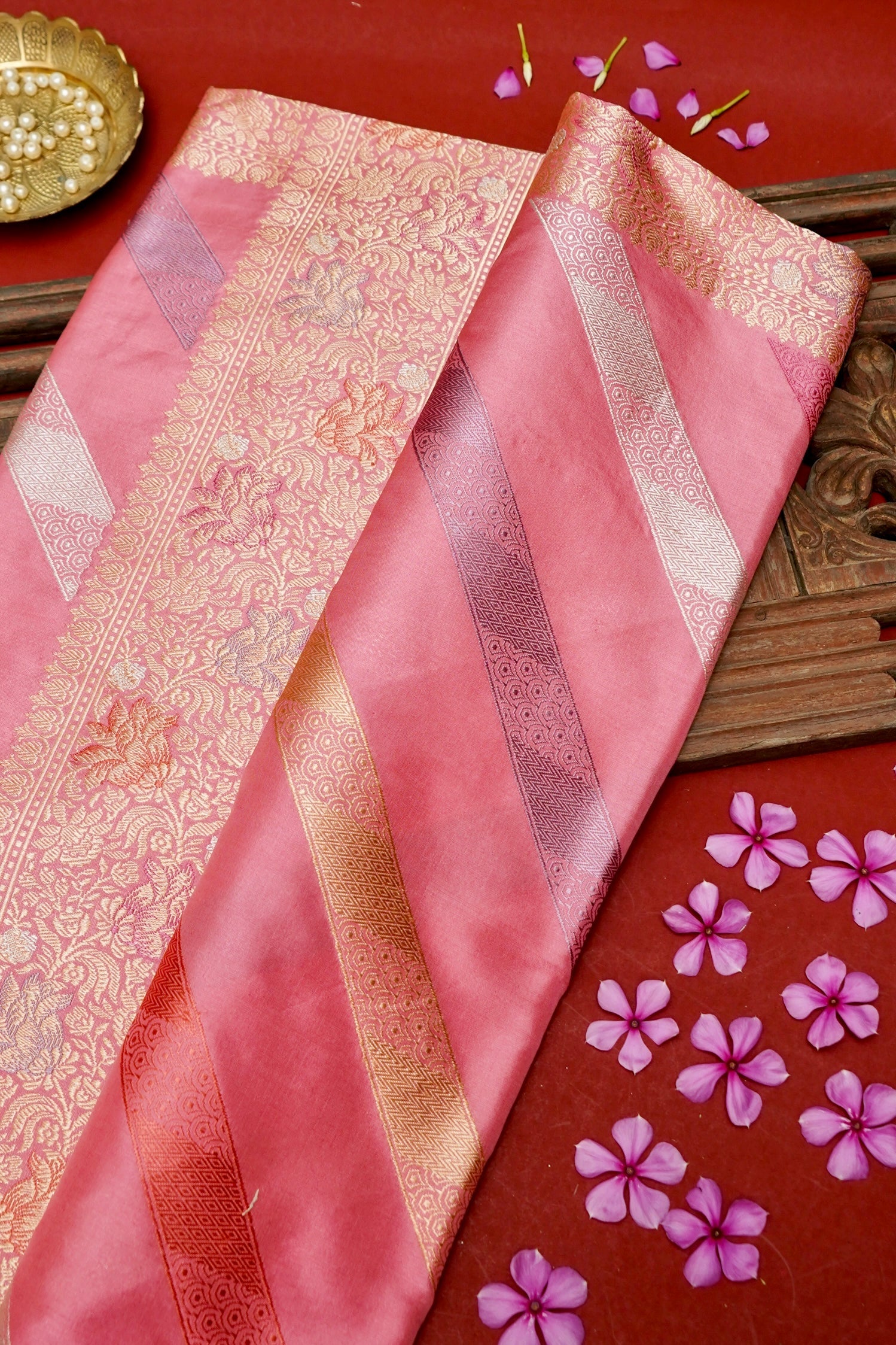 Handwoven Banarasi Katan silk kadwa leheriya saree in pink by Khinkhwab