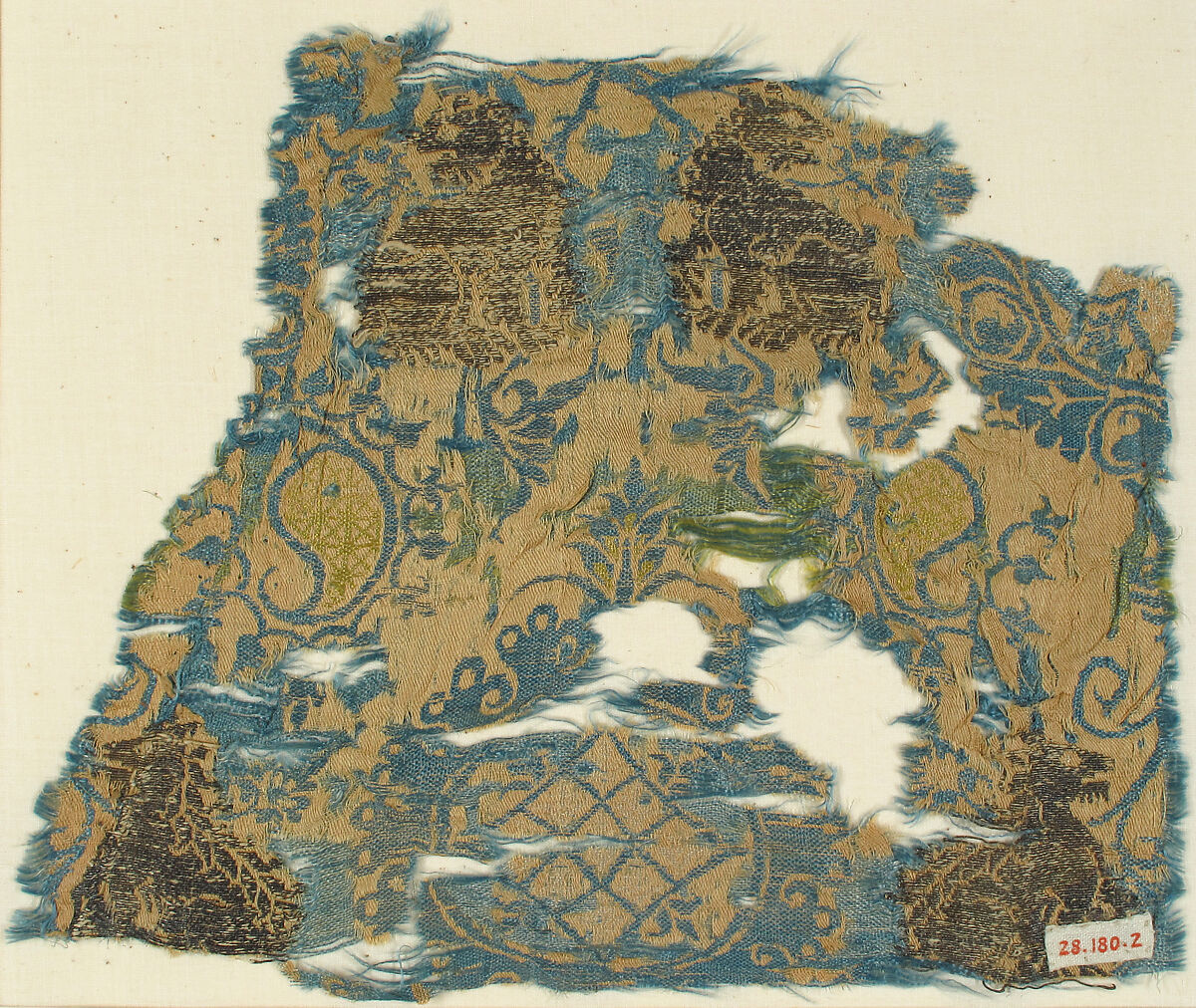 A 14th-century North Italian silk-and-metal-thread brocade from Lucca. The Metropolitan Museum of Art (public domain)
