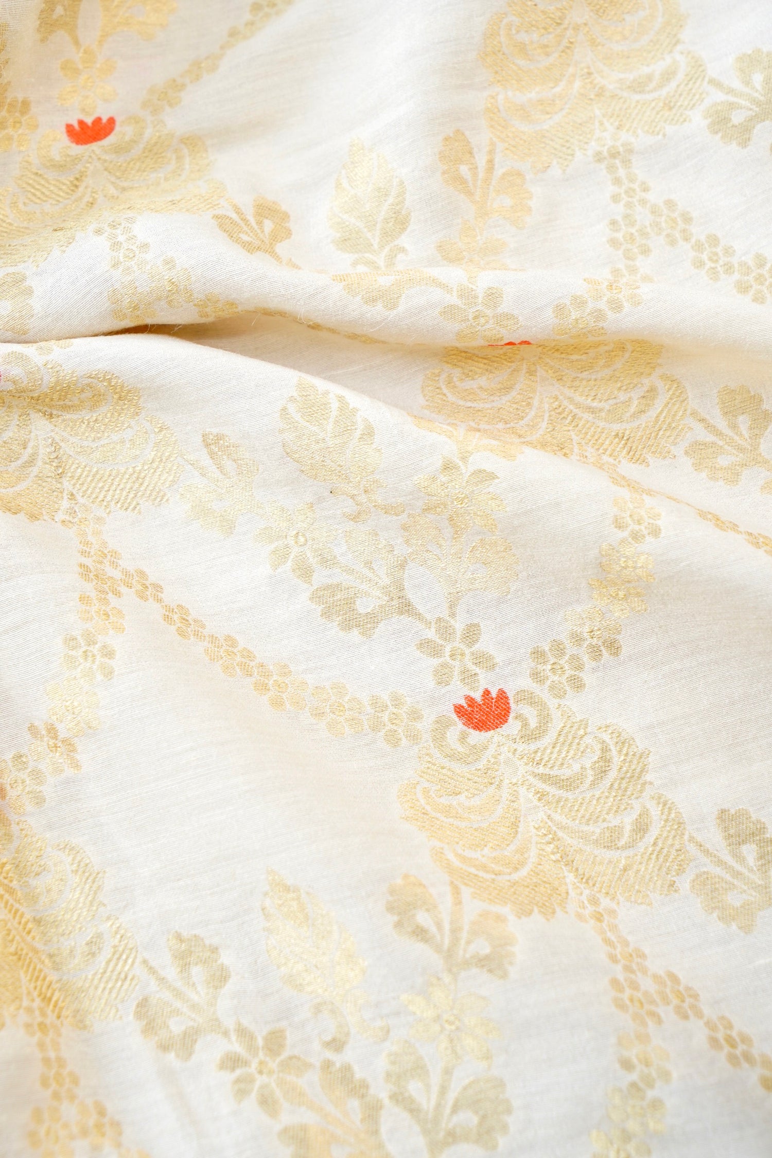Moonga Silk Handloom Banarasi Dyeable Fabric