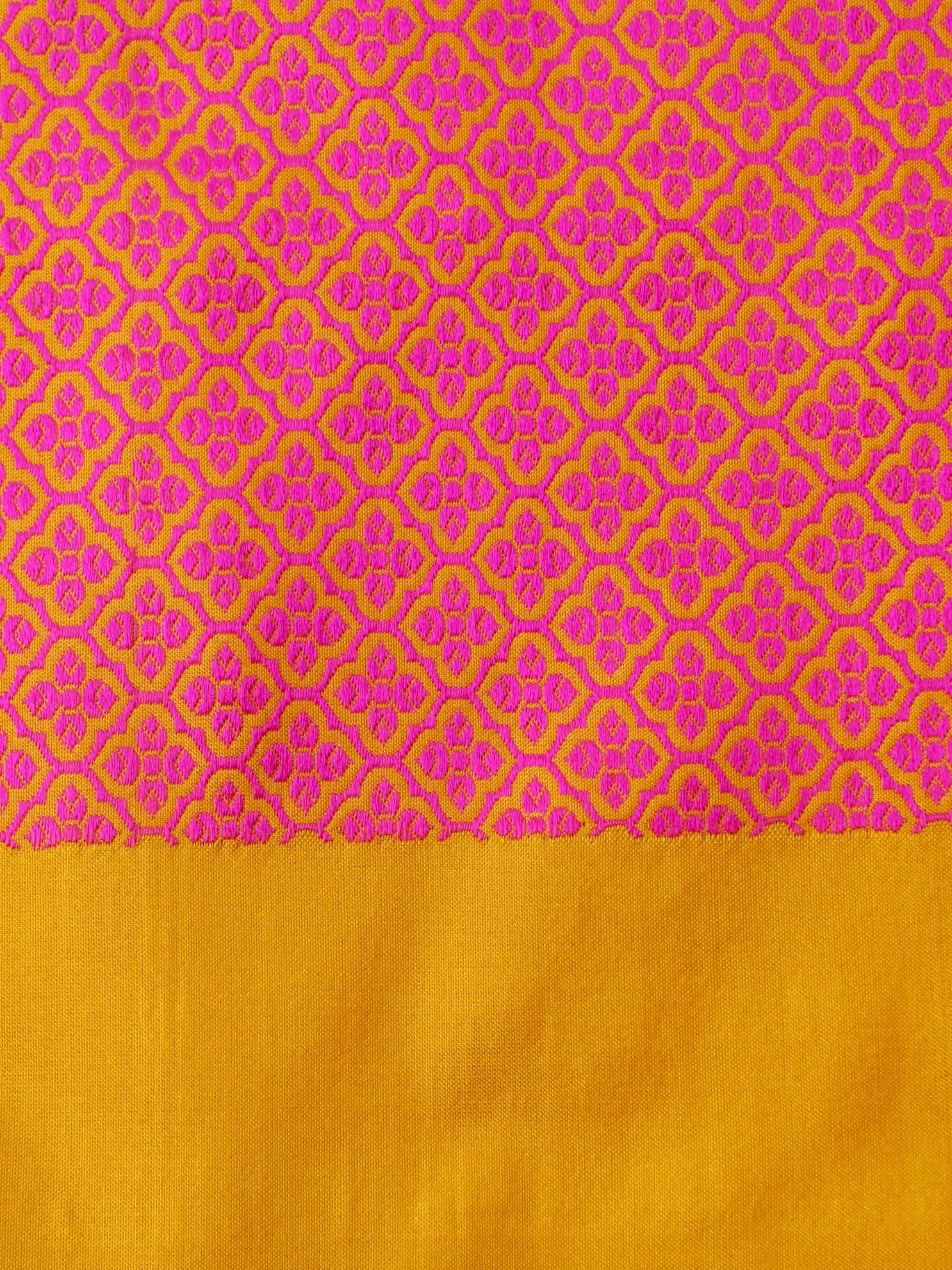 Handloom Banarasi Katan Silk Zari Tanchoi Saree