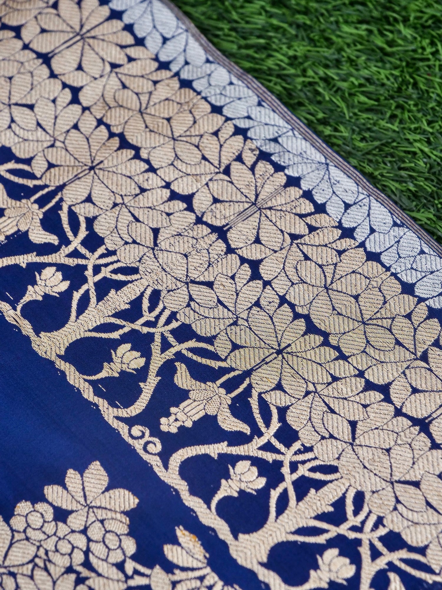 Handloom Banarasi Katan Silk Kadwa Saree in Royal Blue