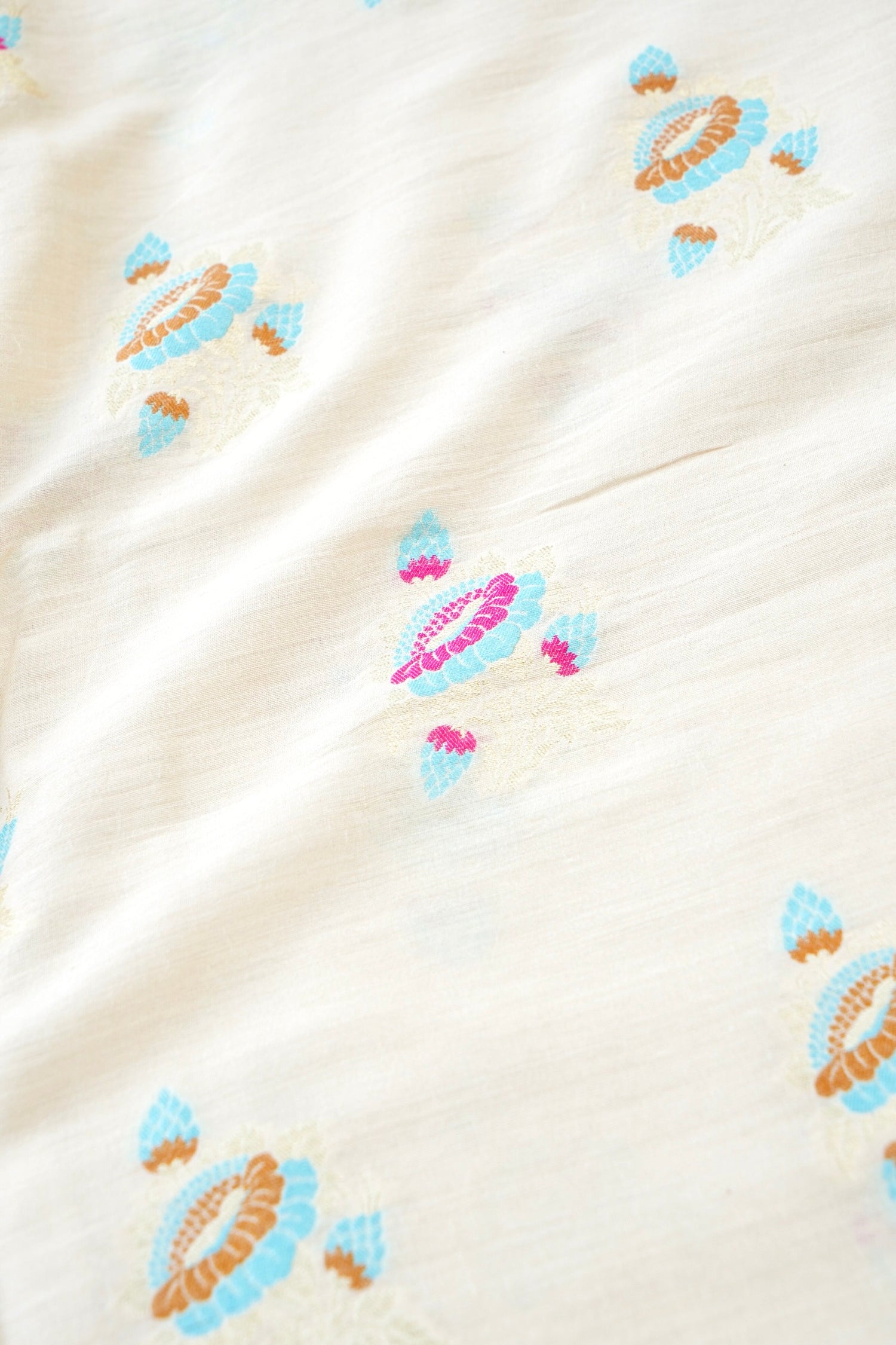 Moonga Silk Handloom Banarasi Dyeable Fabric