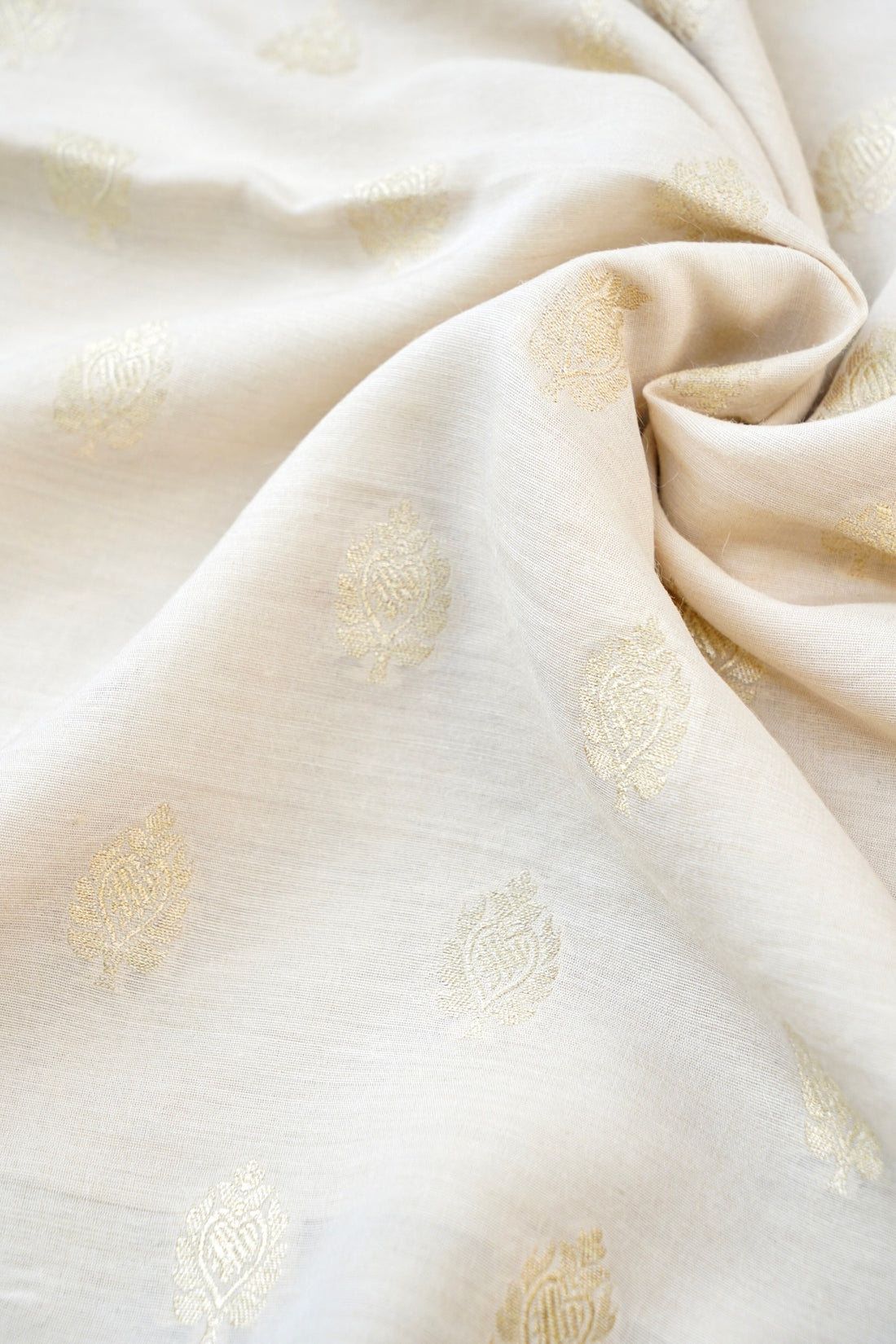 Moonga Silk Handloom Banarasi Dyeable Fabric