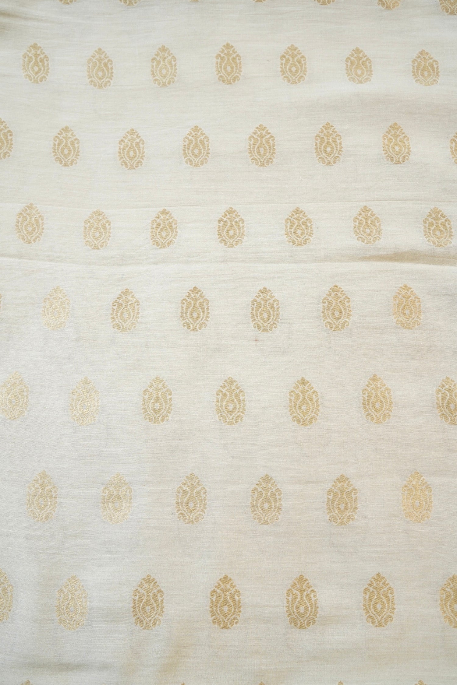 Moonga Silk Handloom Banarasi Dyeable Fabric