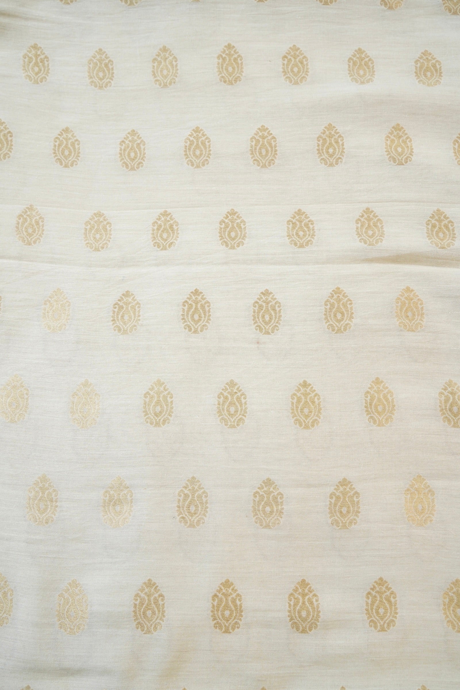 Moonga Silk Handloom Banarasi Dyeable Fabric