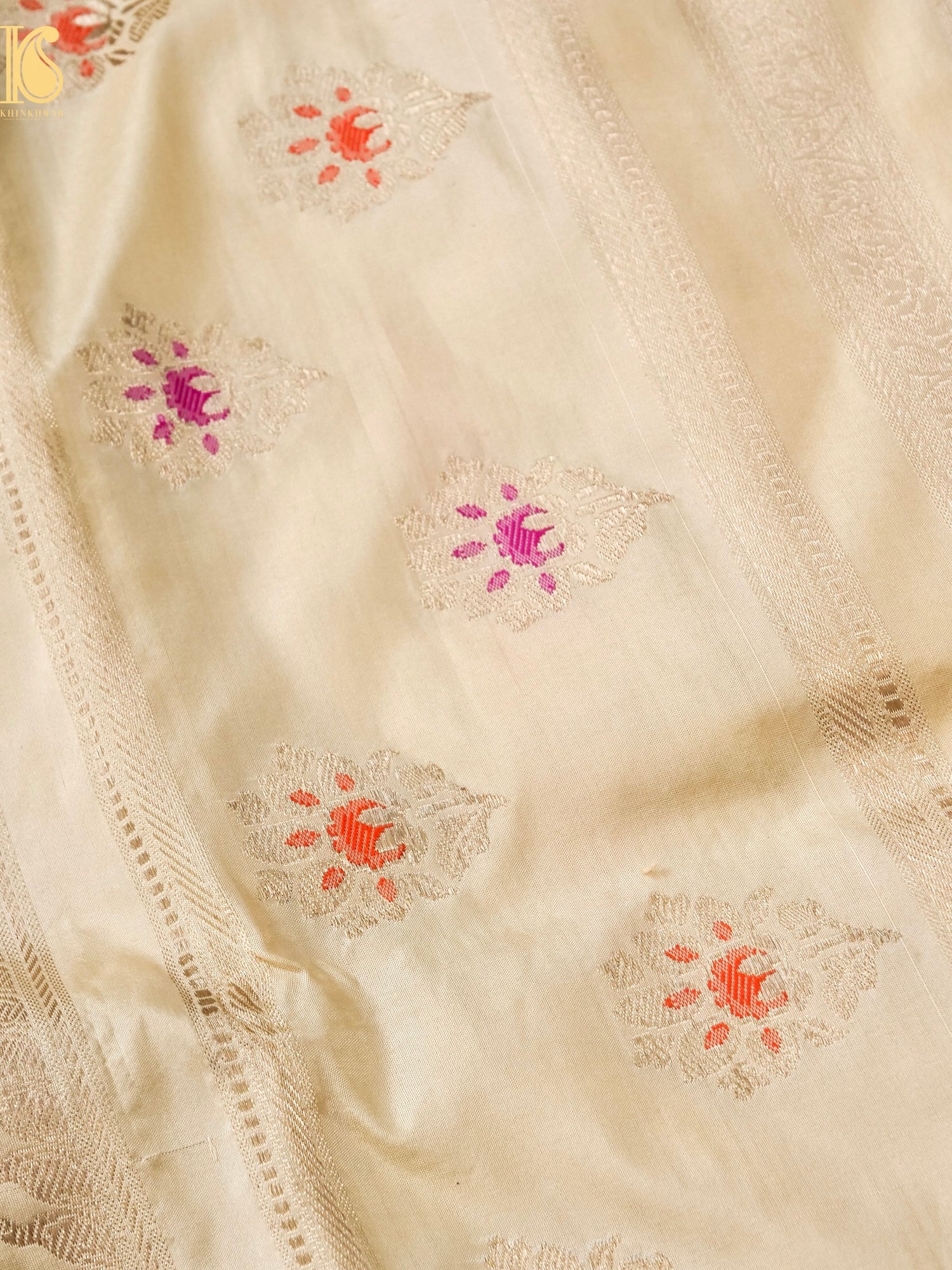 Handloom Banarasi Katan Silk Kadwa Zari Vasket Shikargah Saree