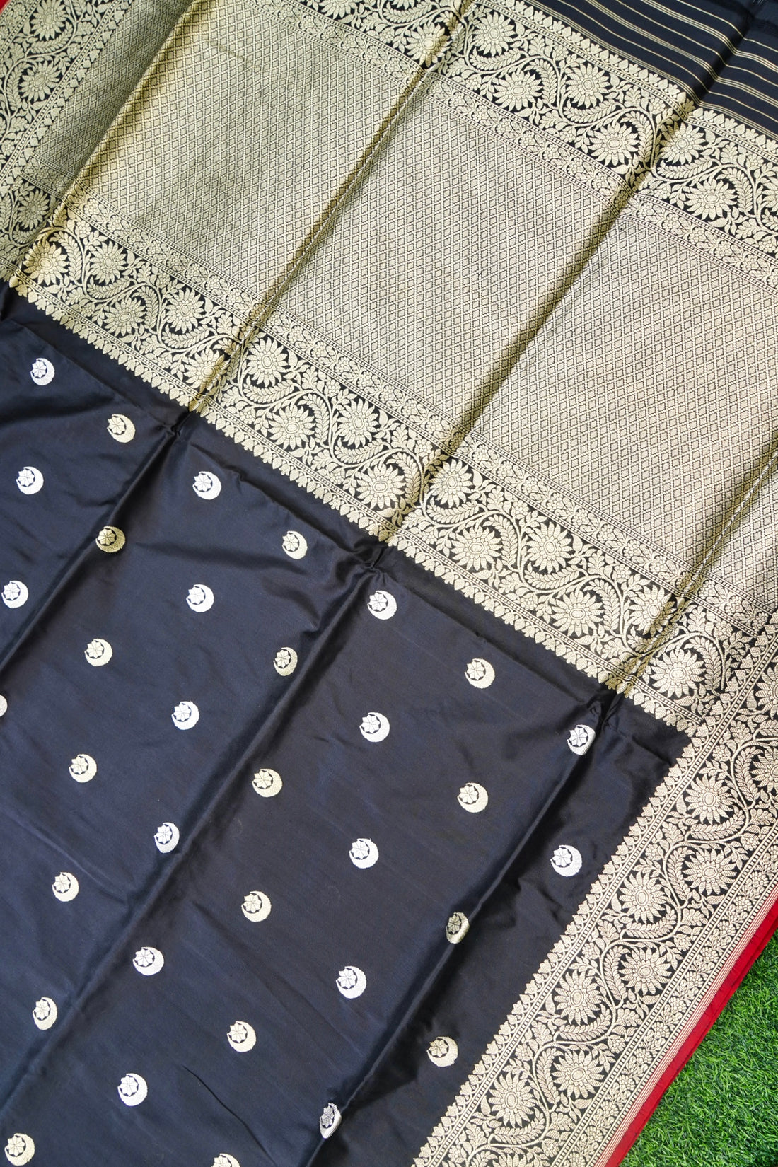 Banarasi Katan Silk Handwoven Chaand Boota Saree