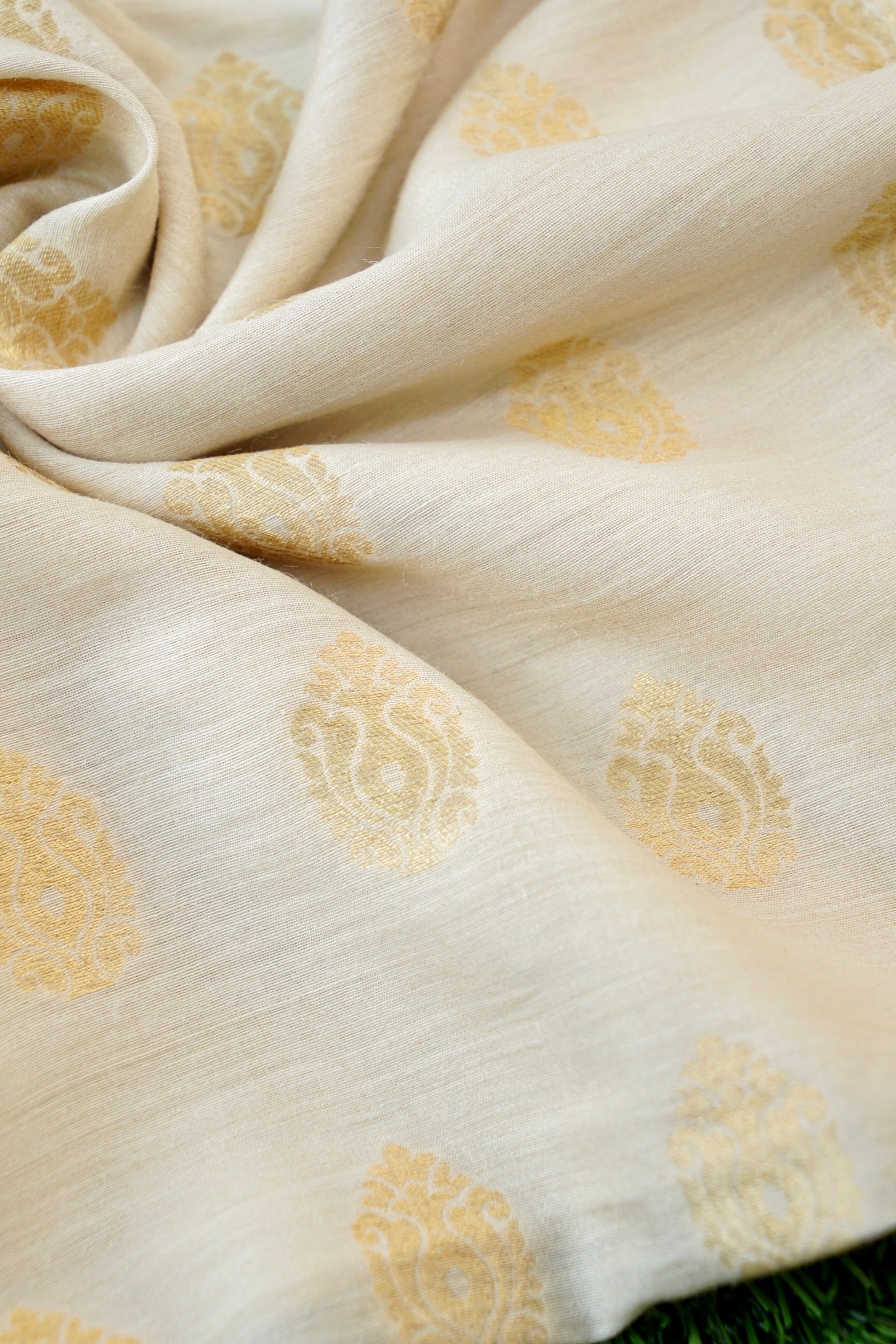 Moonga Silk Handloom Banarasi Dyeable Fabric