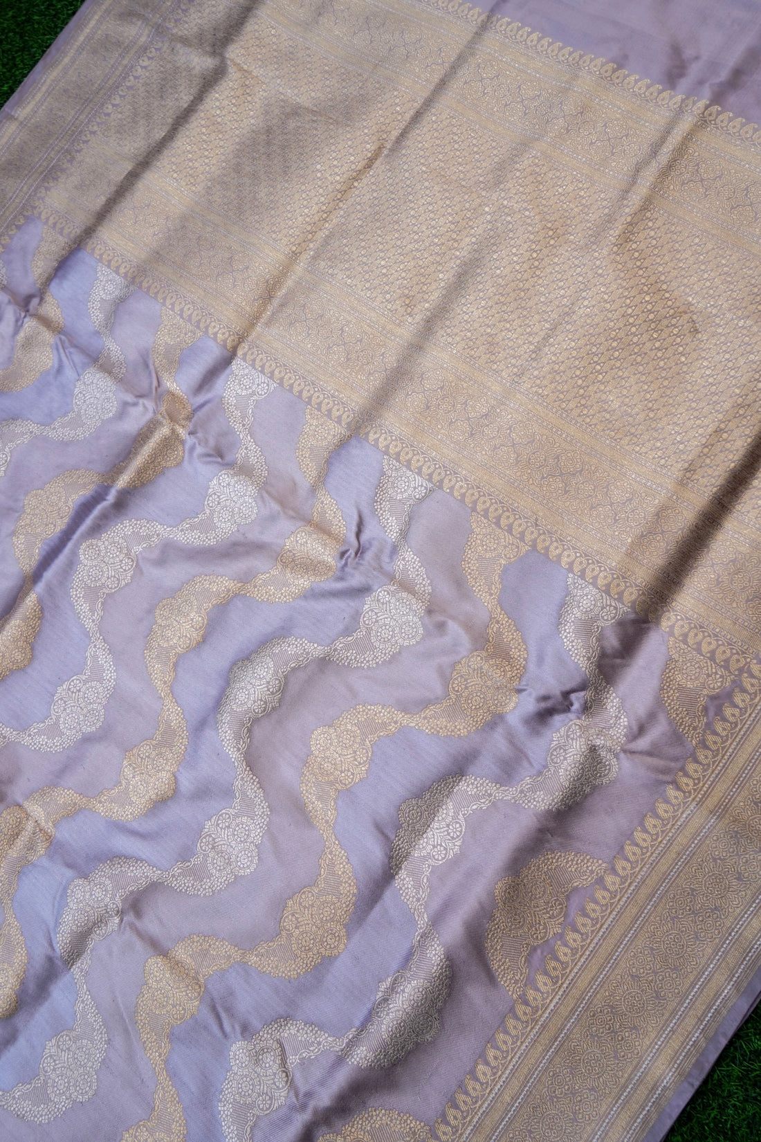 Handloom Banarasi Pure Katan Silk Rangkat Kadwa Saree