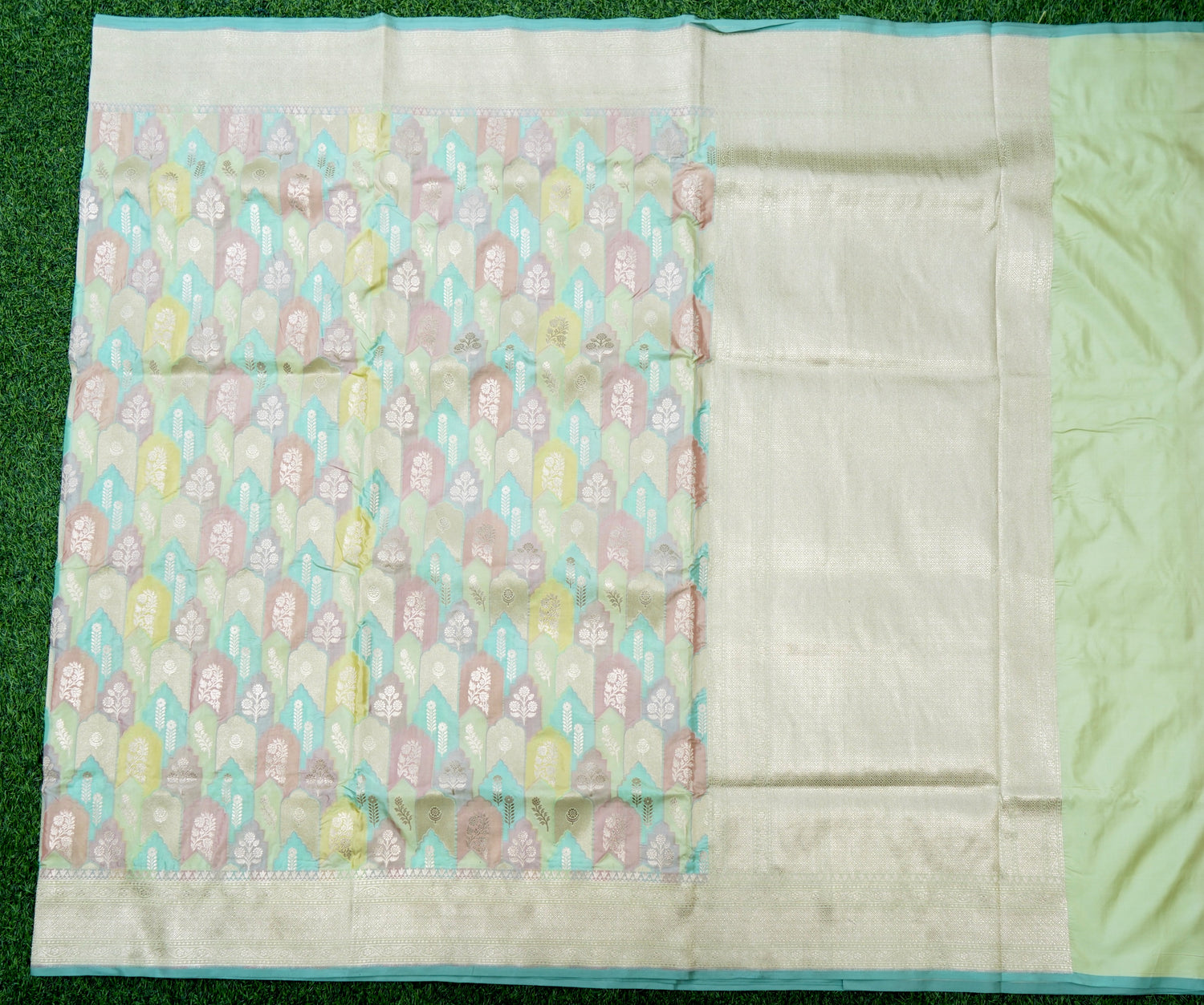 Handwoven Banarasi Katan Silk Rangkat Saree in Pista Green