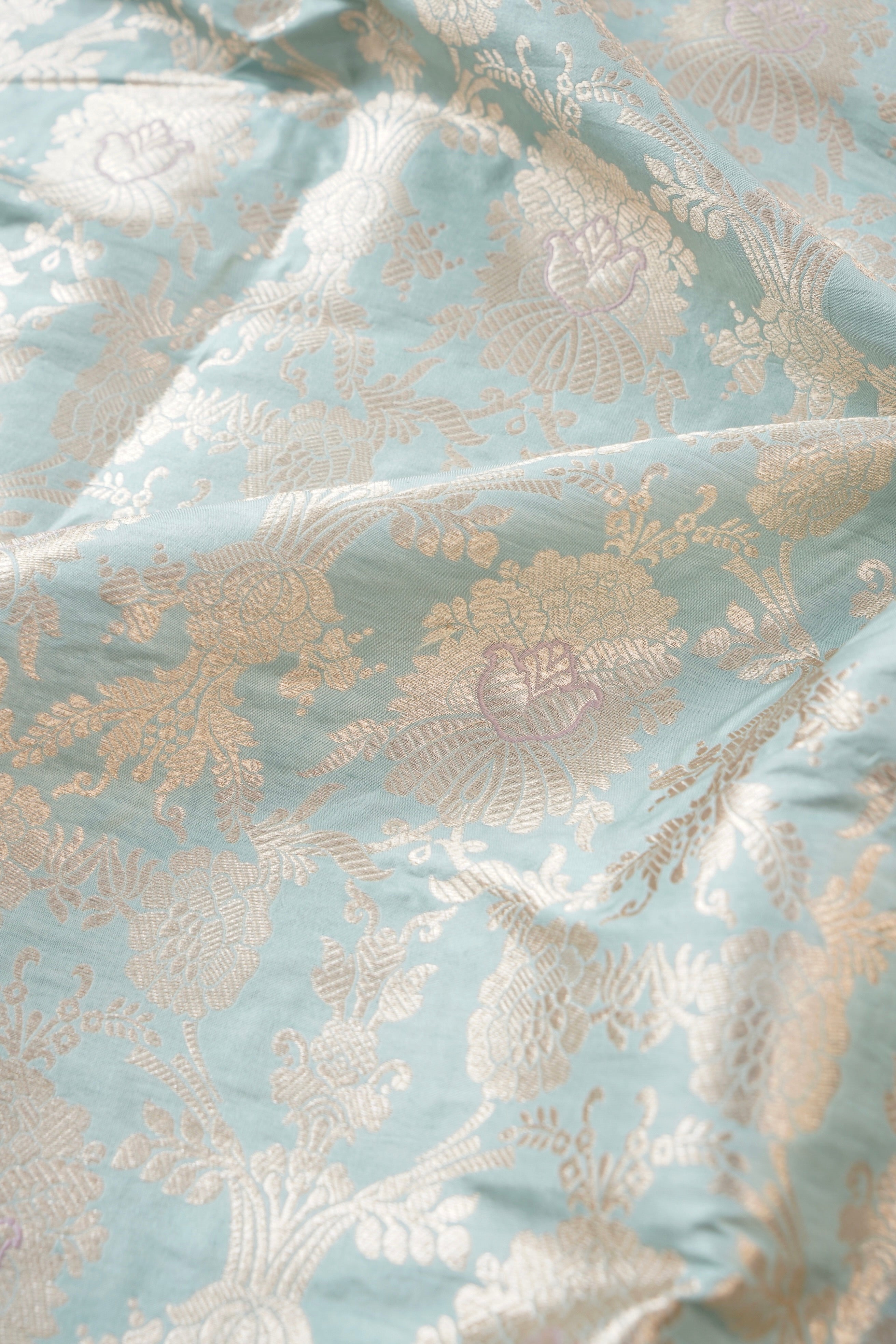 Pure Brocade Banarasi Mehraab Boota Fabric